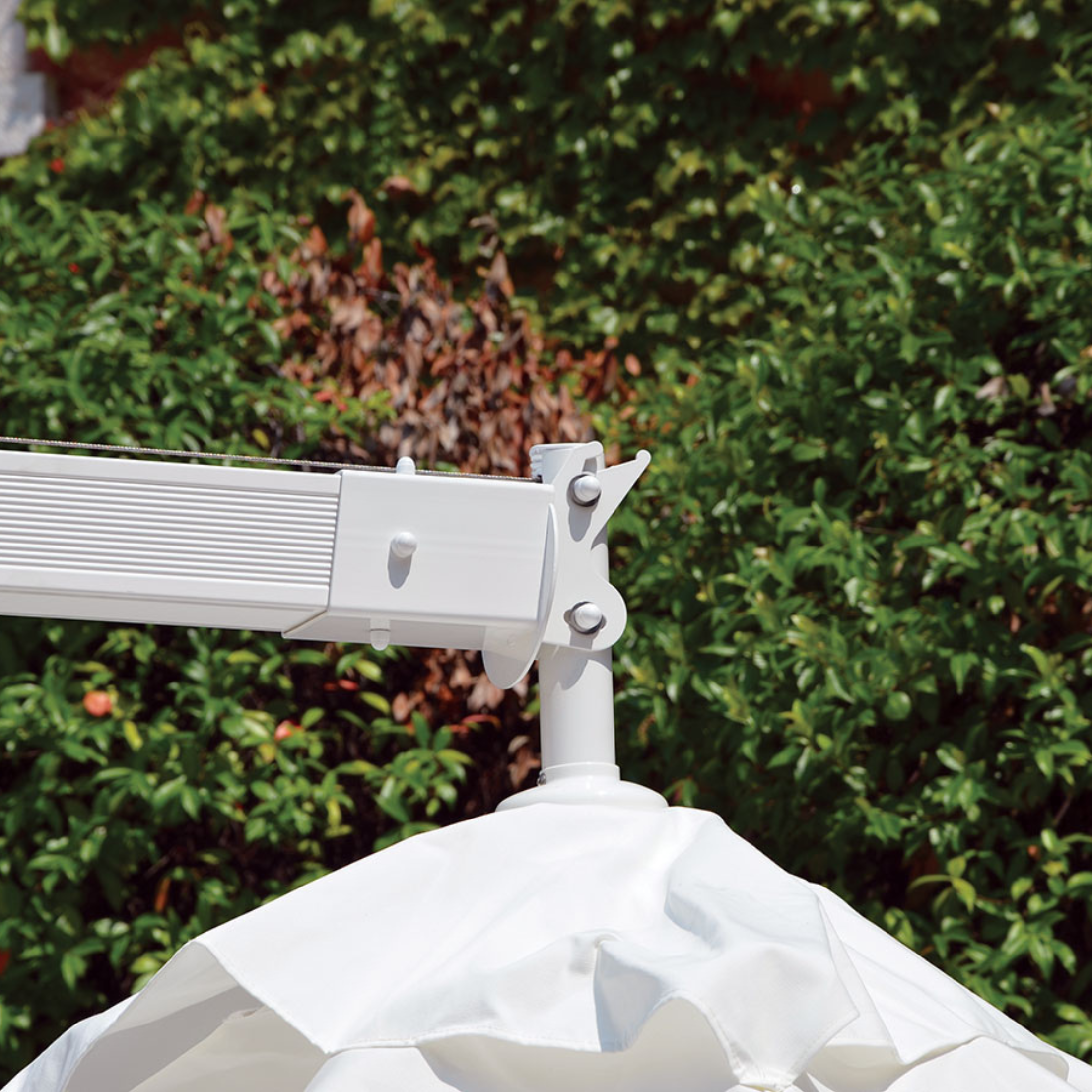 Modern "Deluxe Classic" fixed umbrella with rotating side pole