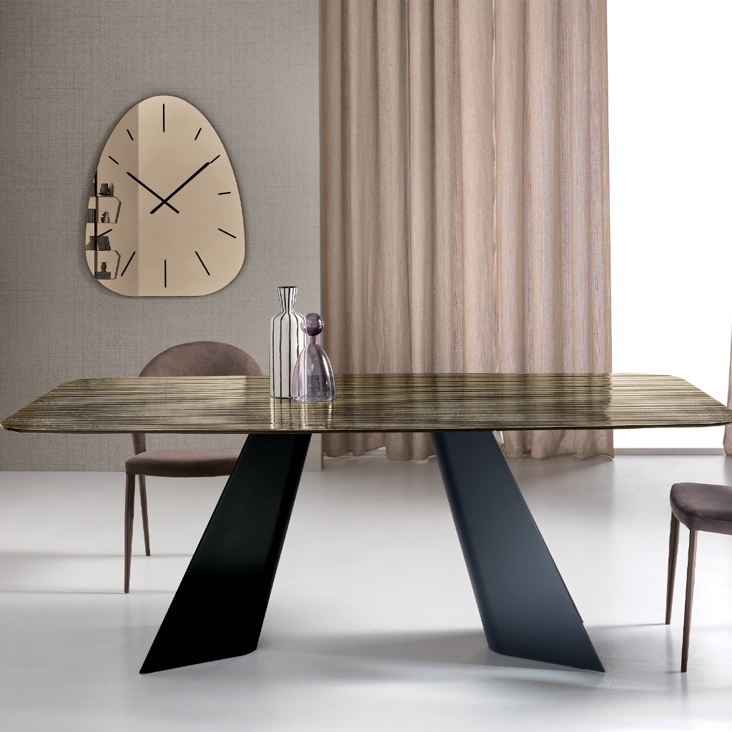 "Reflexa" wall clock in mirrored glass with laser-engraved numbers, 80x100 cm.