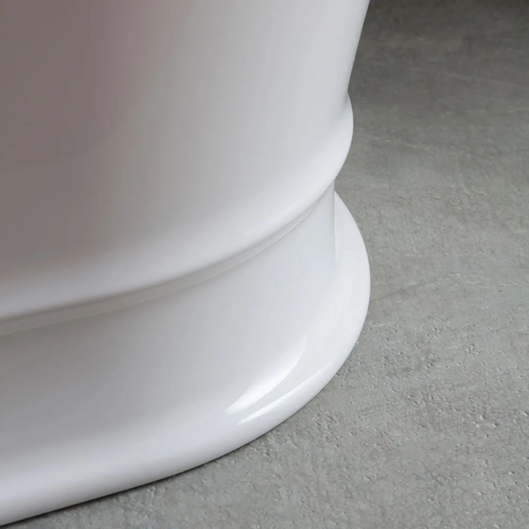 "Bari" oval freestanding bathtub in white recomposed marble, 170x84 cm, 84h