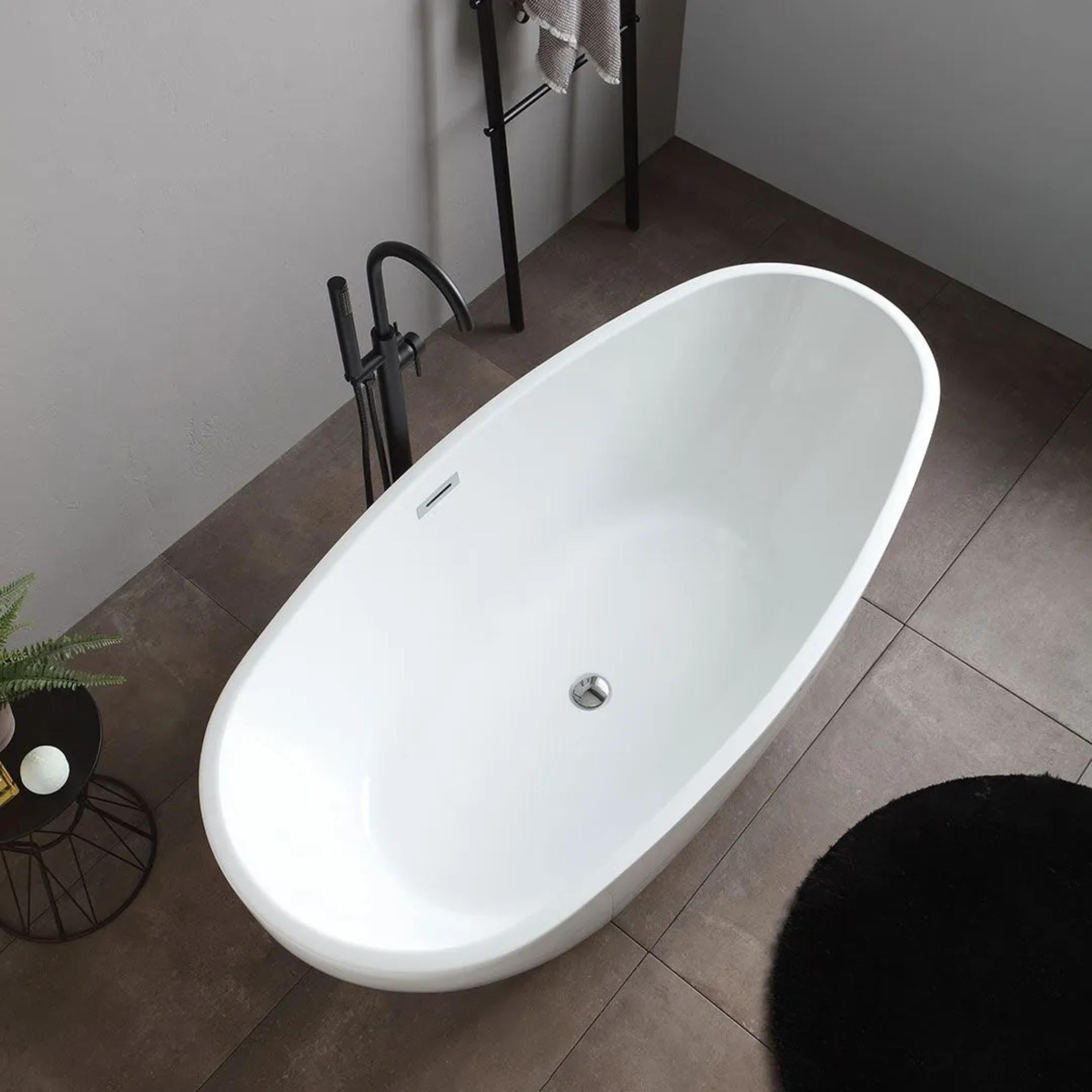 "Arianna" freestanding bathtub in white acrylic, 170x80 cm, 55 cm high