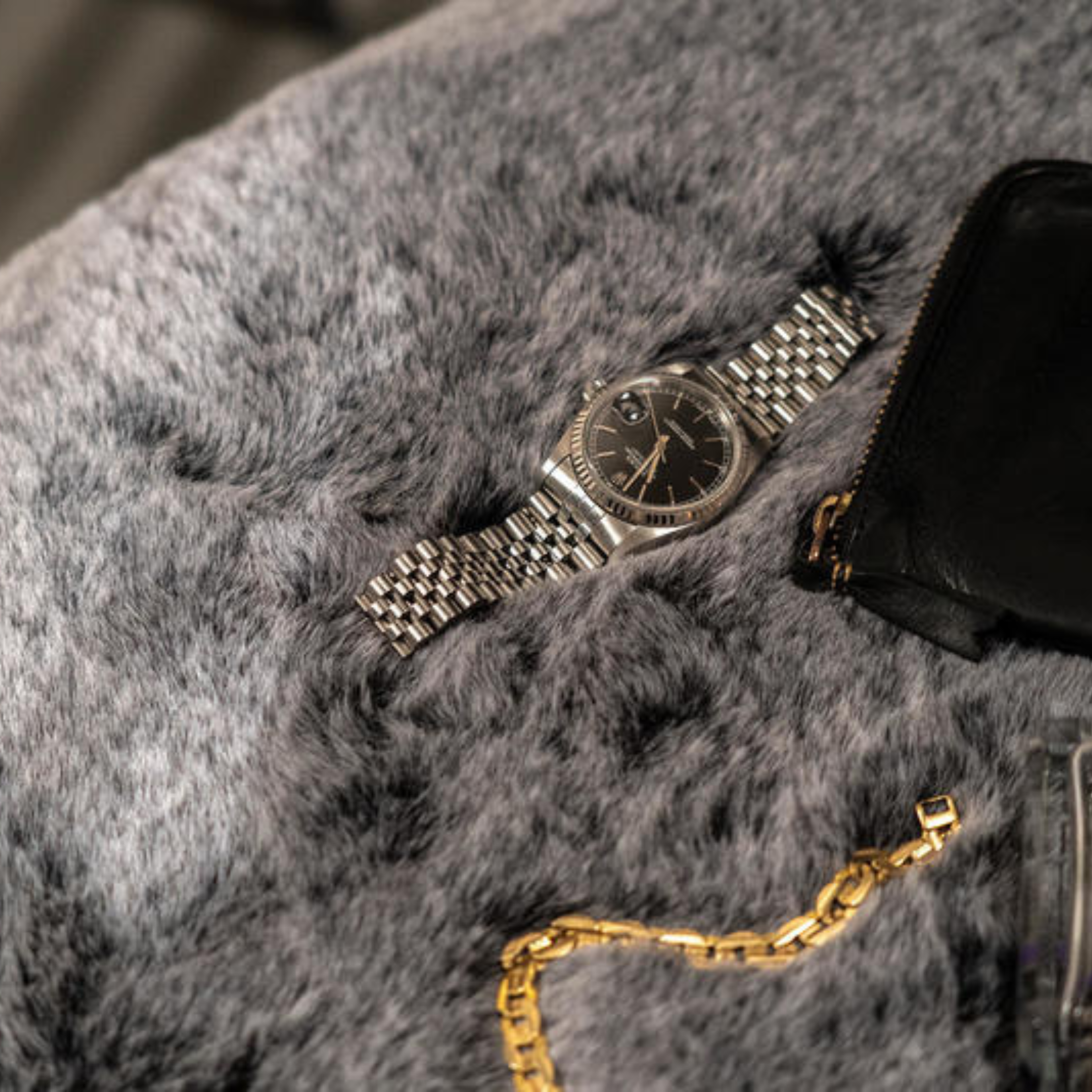 "Elena" faux fur upholstered armchair with metal legs, 66x64 cm, 87h