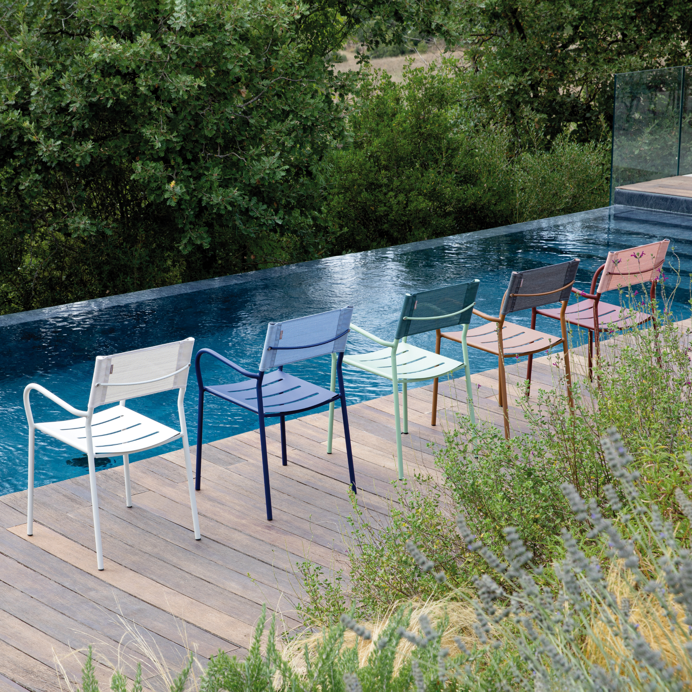 Set of "Vera" stackable garden chairs in metal and backrest in fabric, 56x50 cm, 86h
