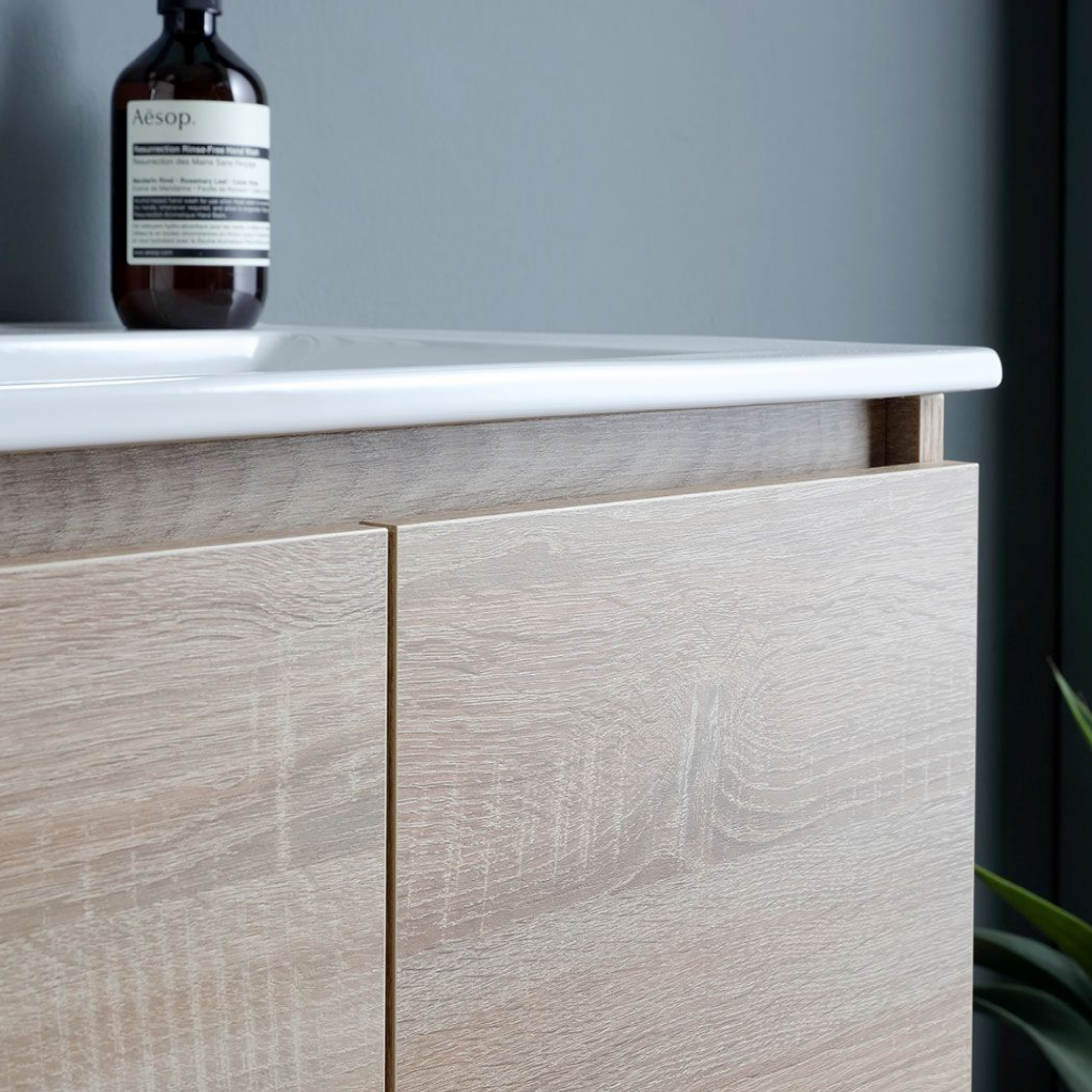 60cm "Belize" oak wall-hung bathroom cabinet with 2 ceramic sink doors and 60x80cm mirror