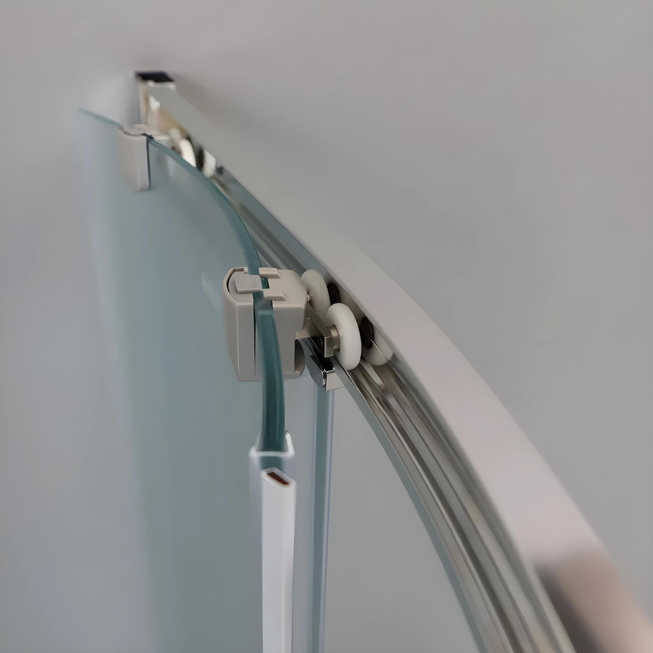 Semicircular "Genova" shower enclosure with two sliding doors in tempered glass, 185 cm high.