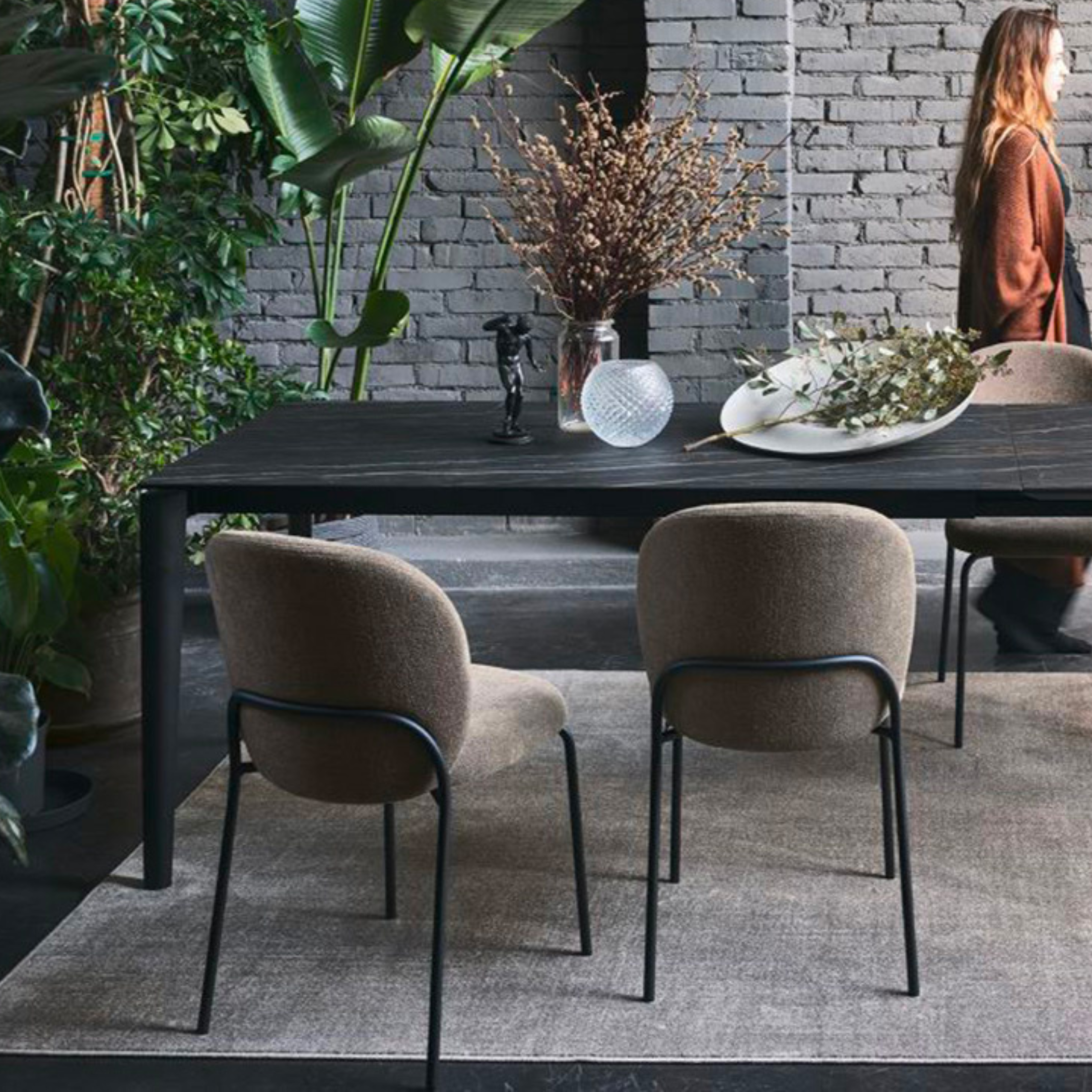 Set of modern living room chairs "Cozy Mid" in metal with padded seat cm 46.5x57.5 82.5h