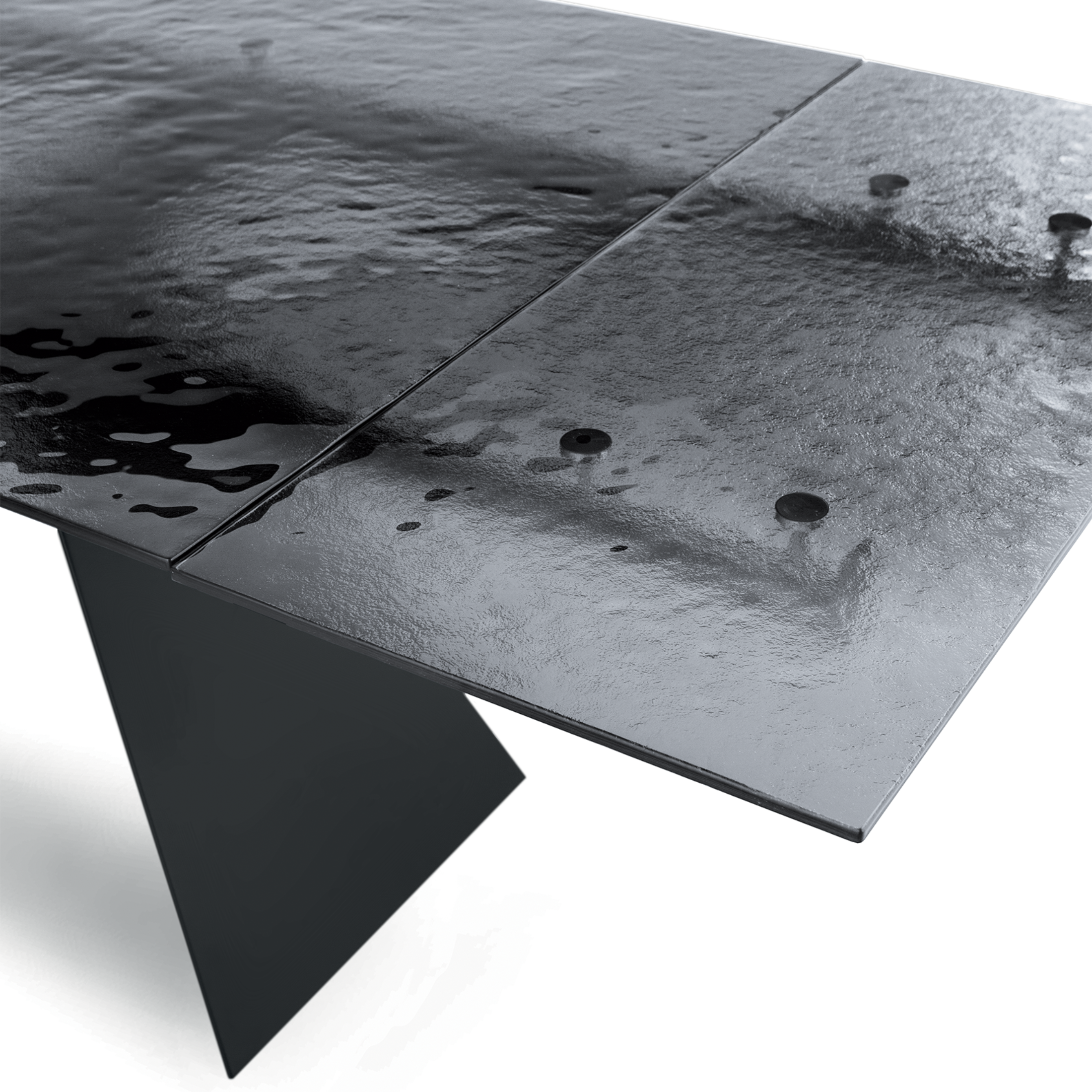"Rubino" extendable dining table with hammered glass top