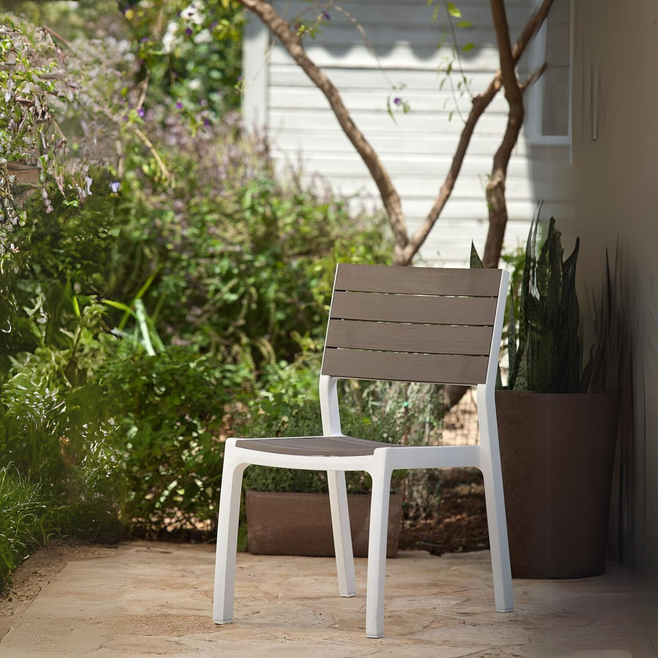 Set of "Harmony" resin chairs with wood effect for the garden, 54x58 cm, 86 cm high.
