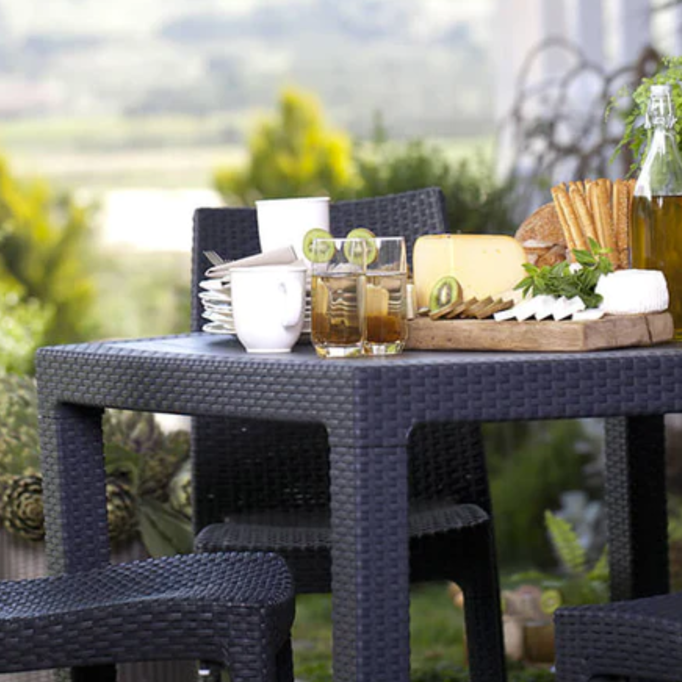 "Quartet" square dining table in rattan resin for the garden, 95x95 cm, 74h