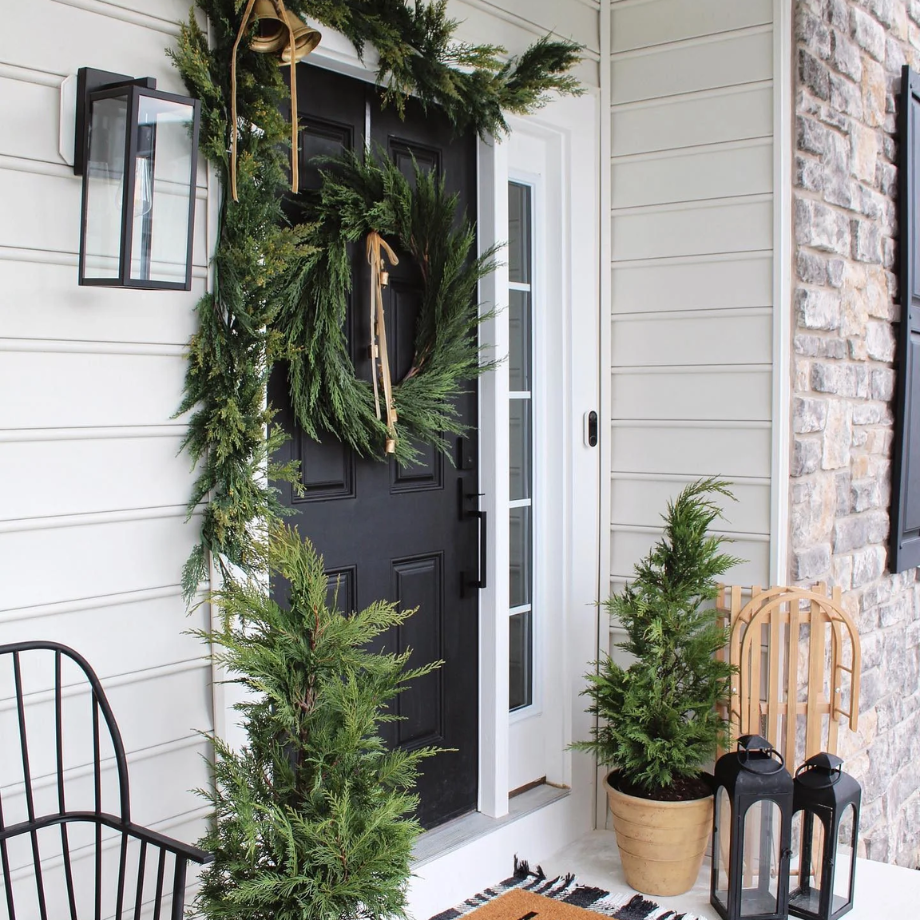 "Kleo" Cypress Christmas Wreath in PE with Real Touch effect, Ø 60 cm