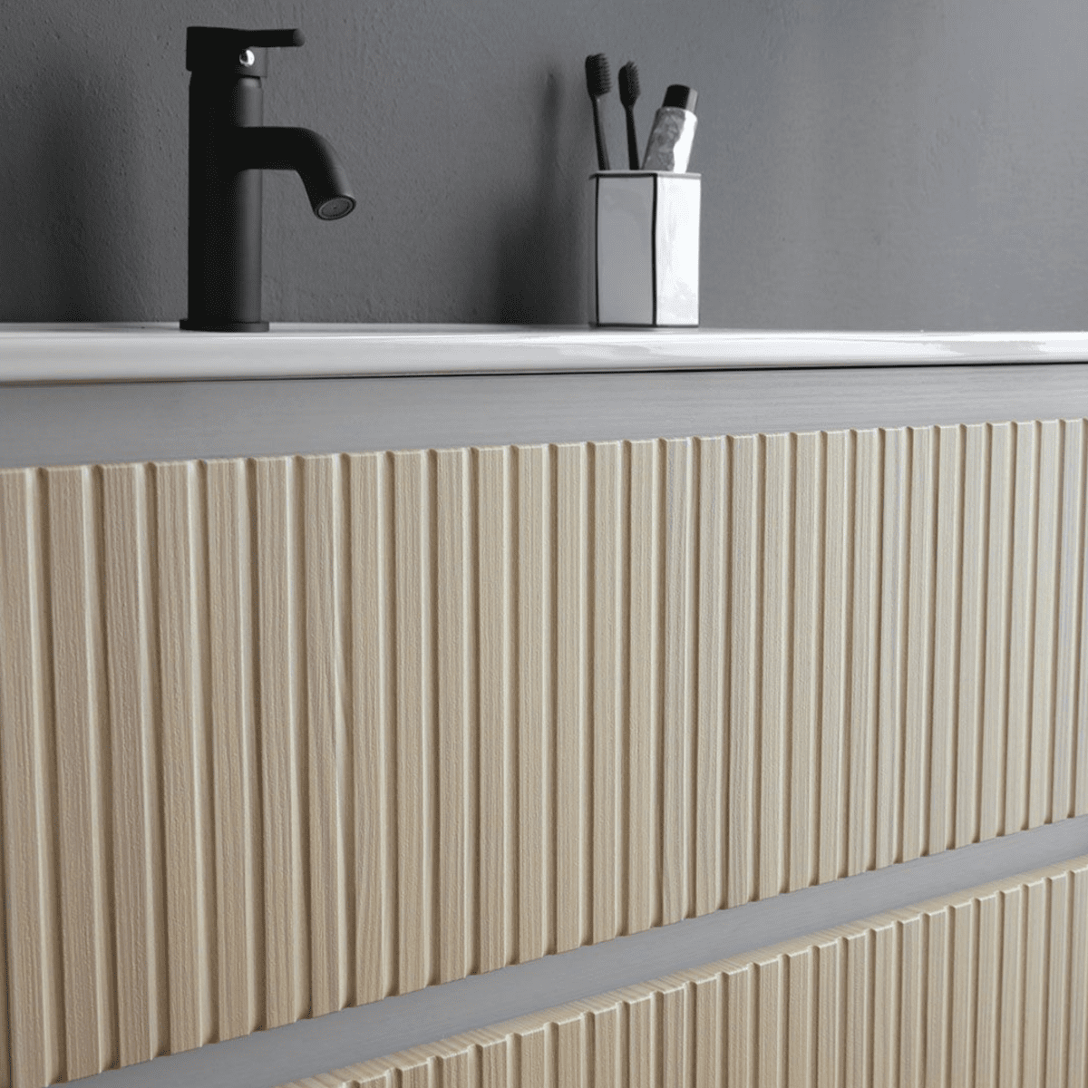 Mobile bagno "Santorini" sospeso 80 cm bianco e rovere con frontale cannettato e lavabo in ceramica - MondoViro