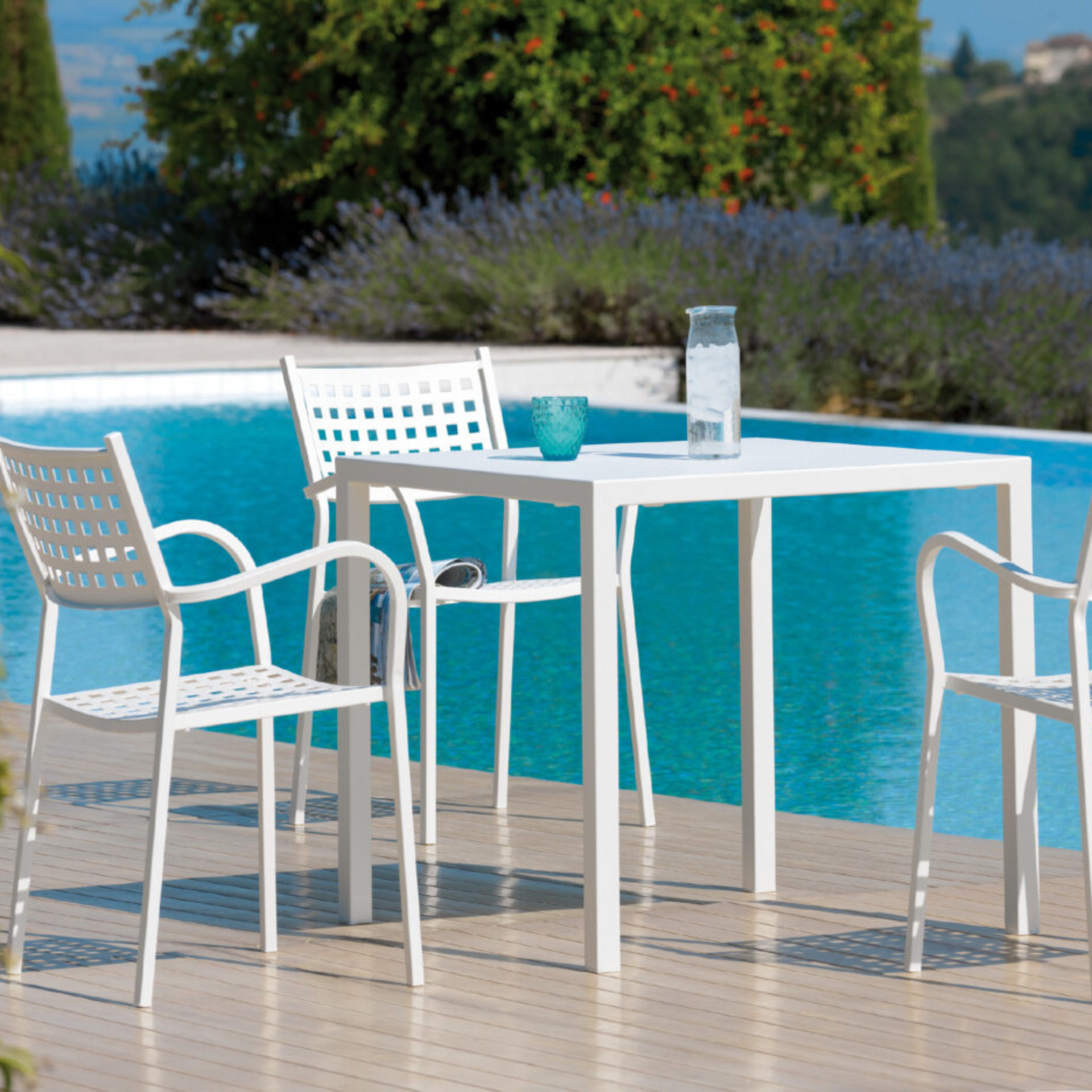"Quatris" modern fixed square metal table for bars and gardens, stackable, height 75 cm.