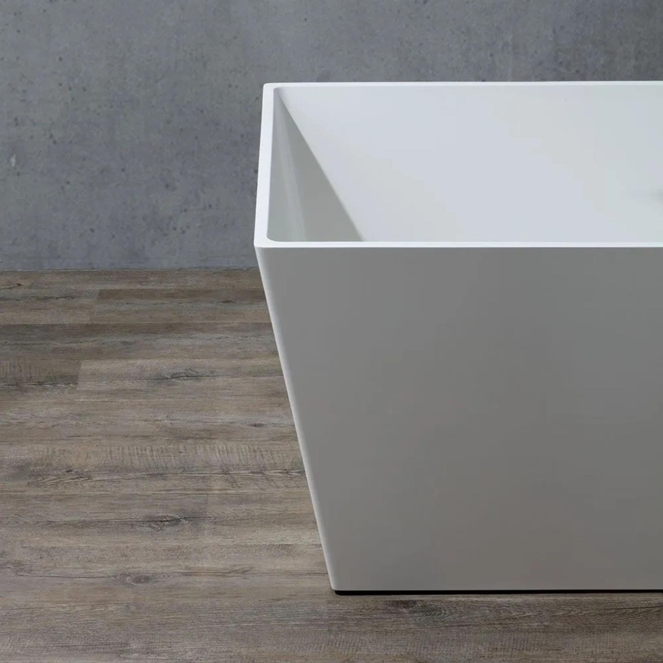 "Yoyo" freestanding square bathtub in white recomposed marble, 159x65 cm, 55h