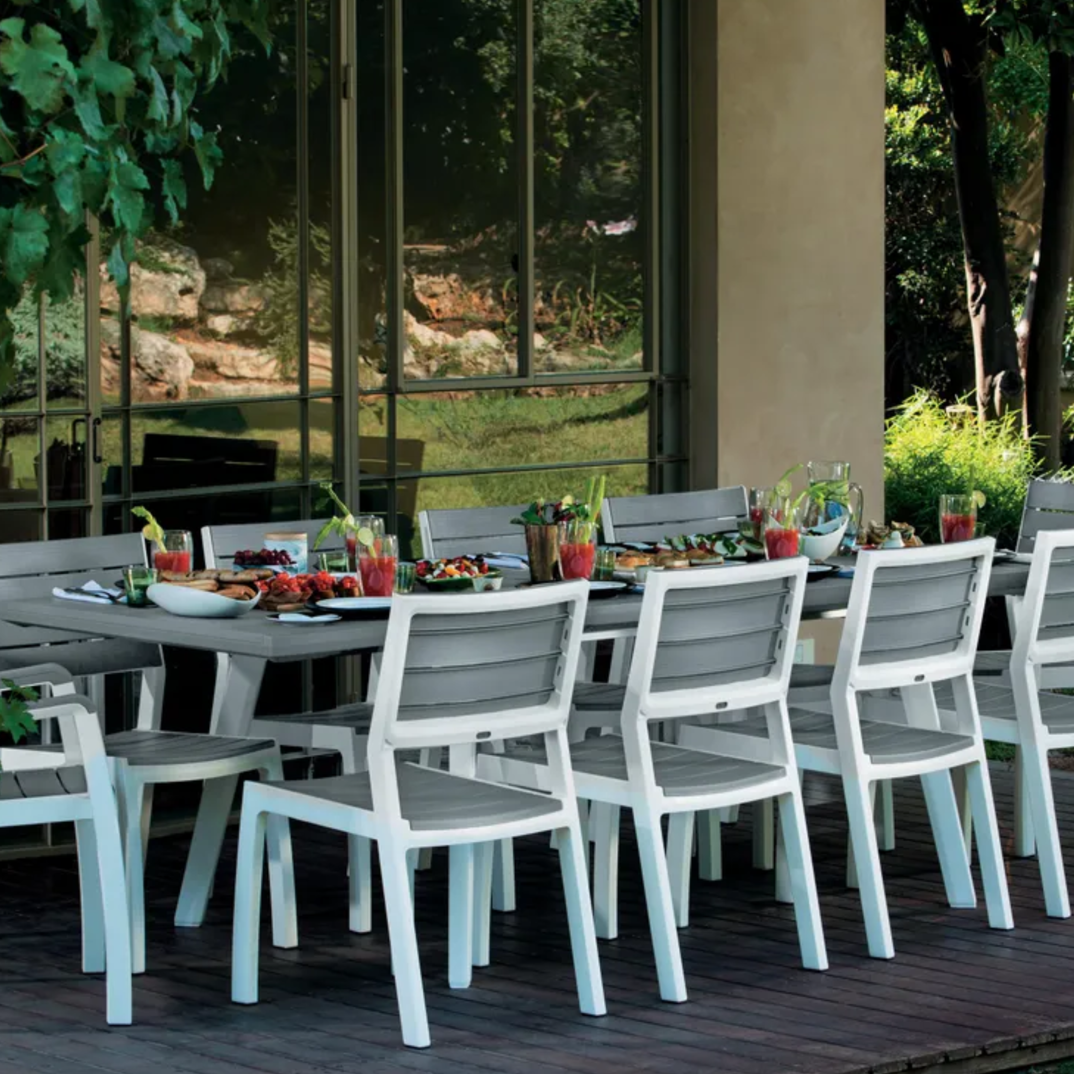 Tavolo per esterno "Harmony" estensibile in resina con doghe effetto legno cm 241x100,5 76,5h