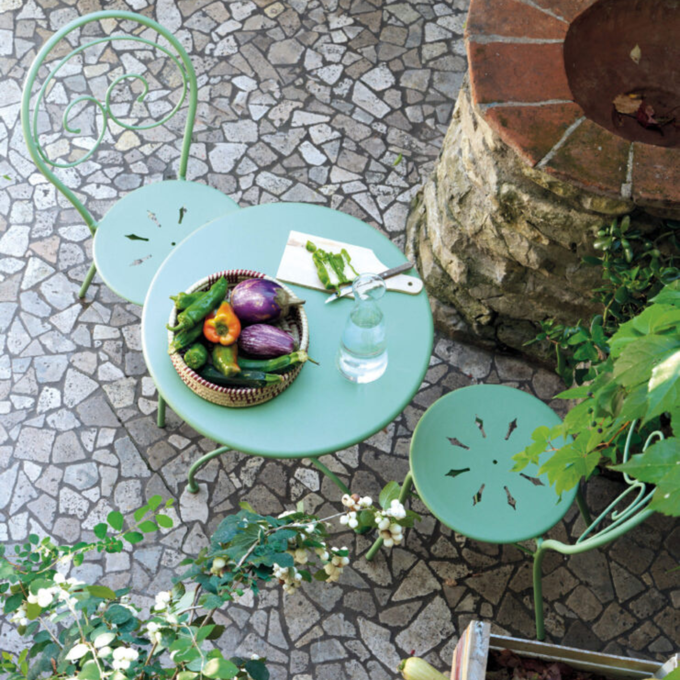 Round galvanized metal table "Rondò" for bars and gardens, dismountable, 60x60 cm, 75 cm high