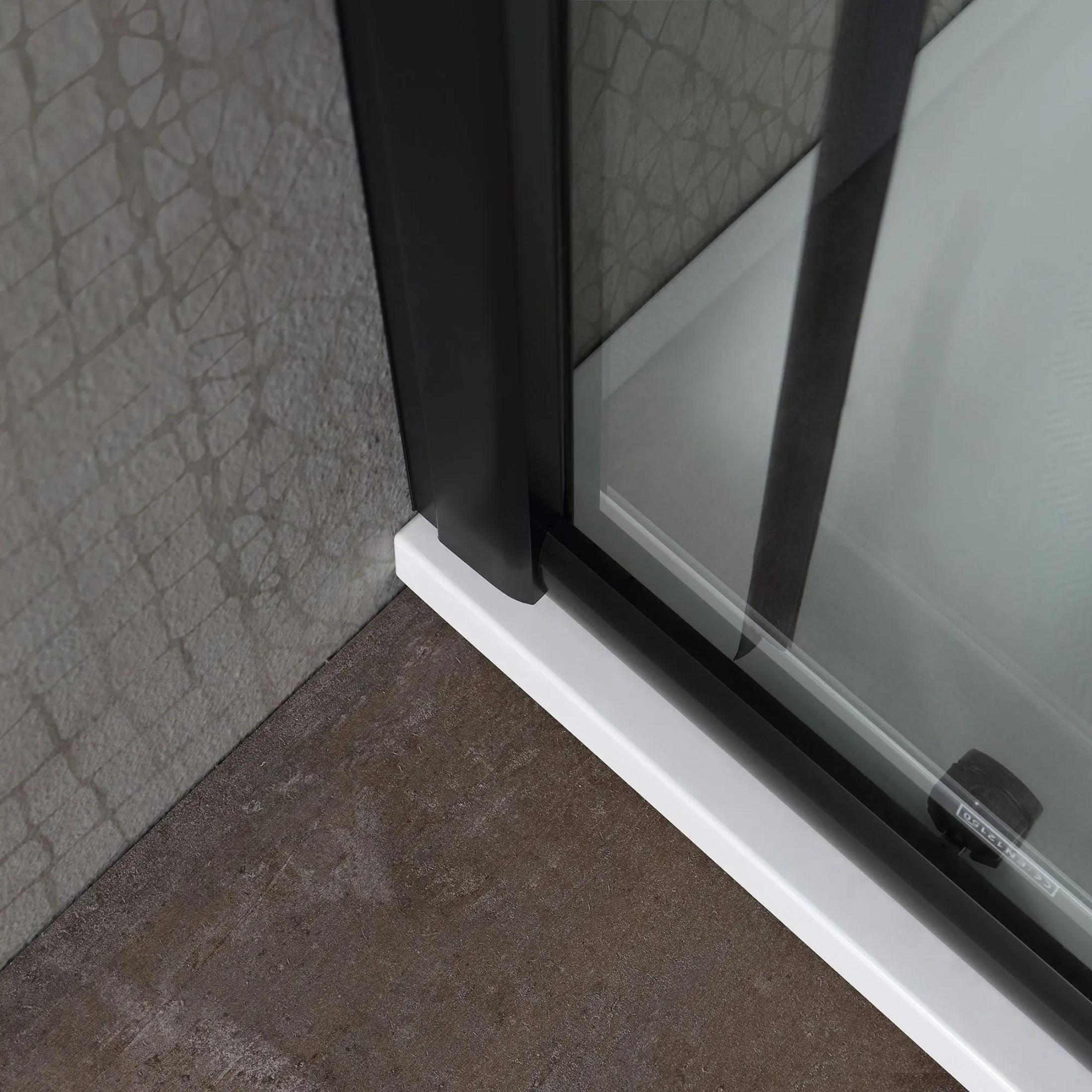 "Cielo" square shower enclosure in clear glass with matt black profile, height 190 cm