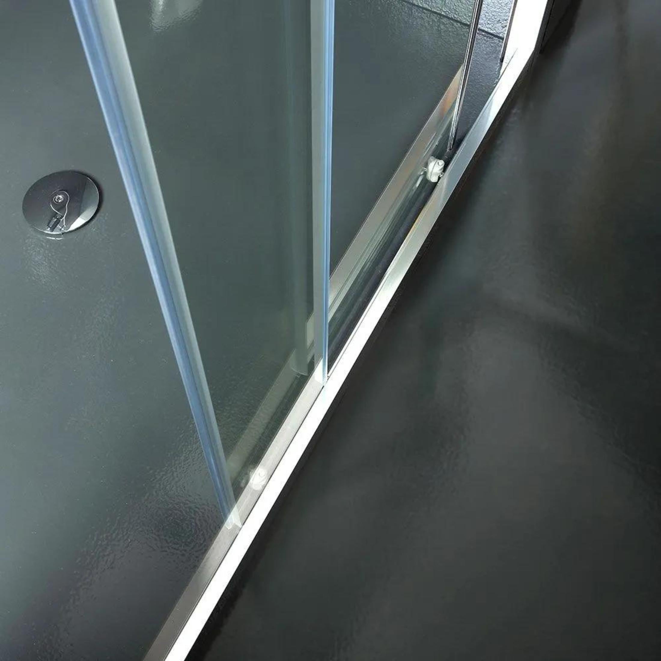 "Ferrara" 2-panel shower door in clear glass, 185 cm high