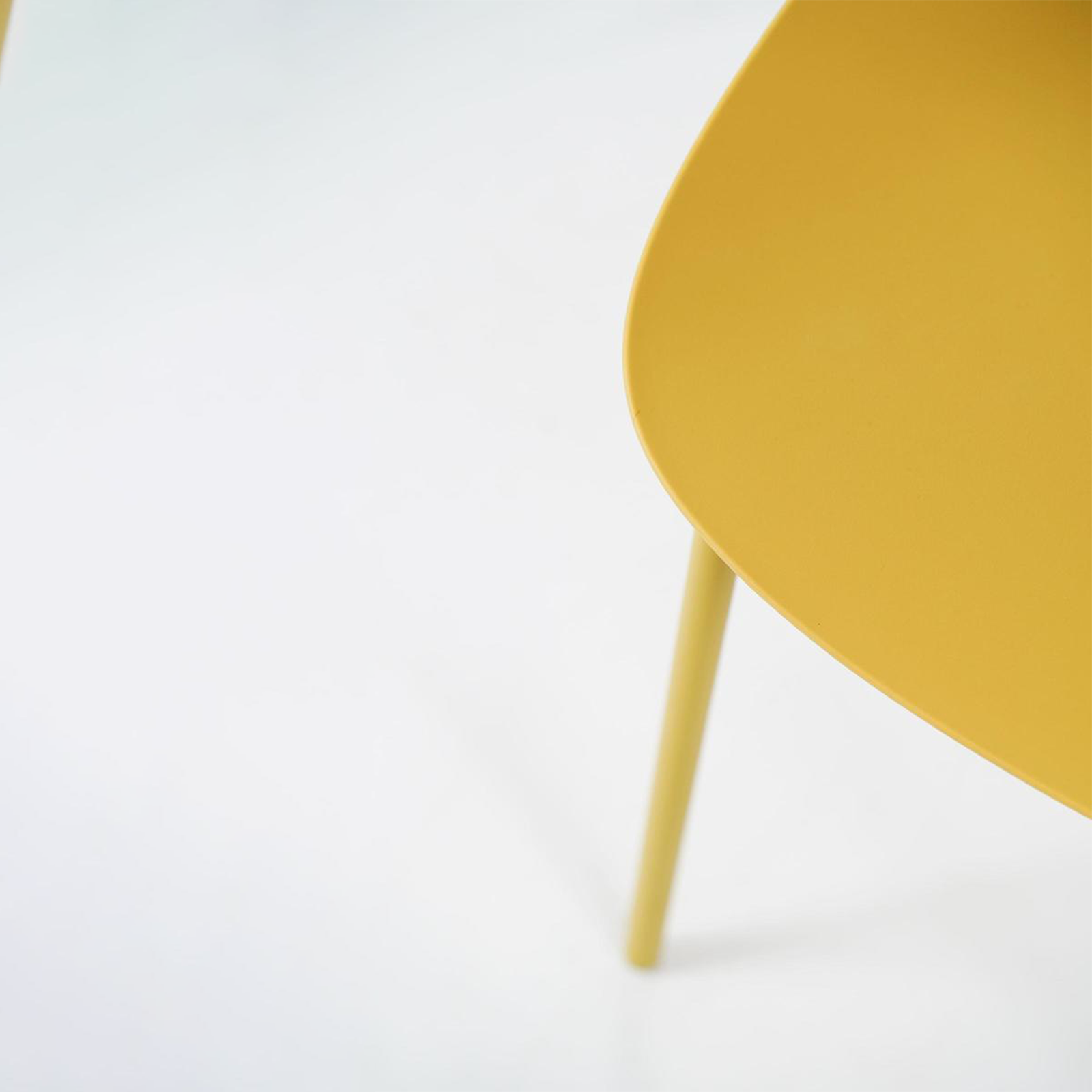 Set of modern "Azzurra" polypropylene chairs with painted metal frame for the living room