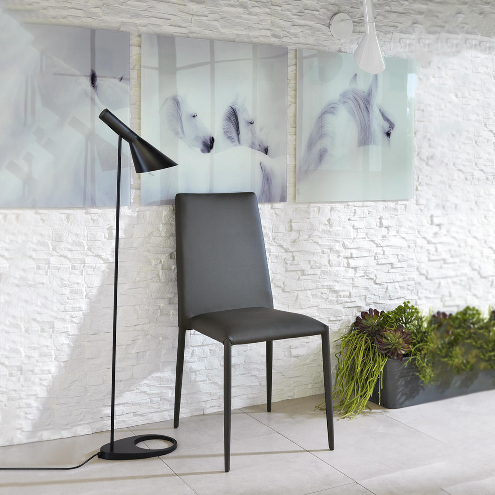 Set of modern stackable "Lavender" upholstered chairs in faux leather for the living room, 42x40 cm, 96h