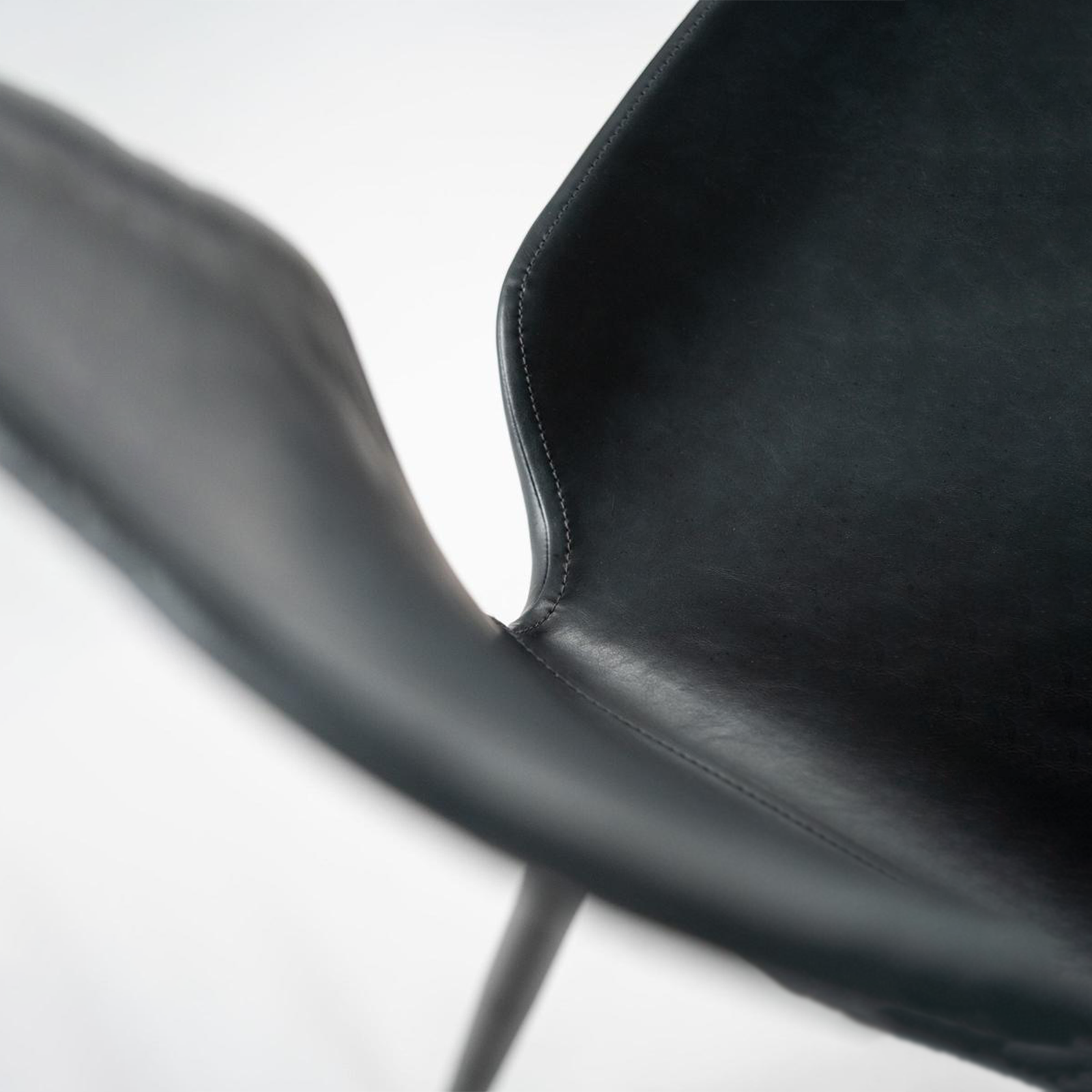 Set of elegant chairs in faux leather "Liam" soft touch vintage cm 45x55 83h