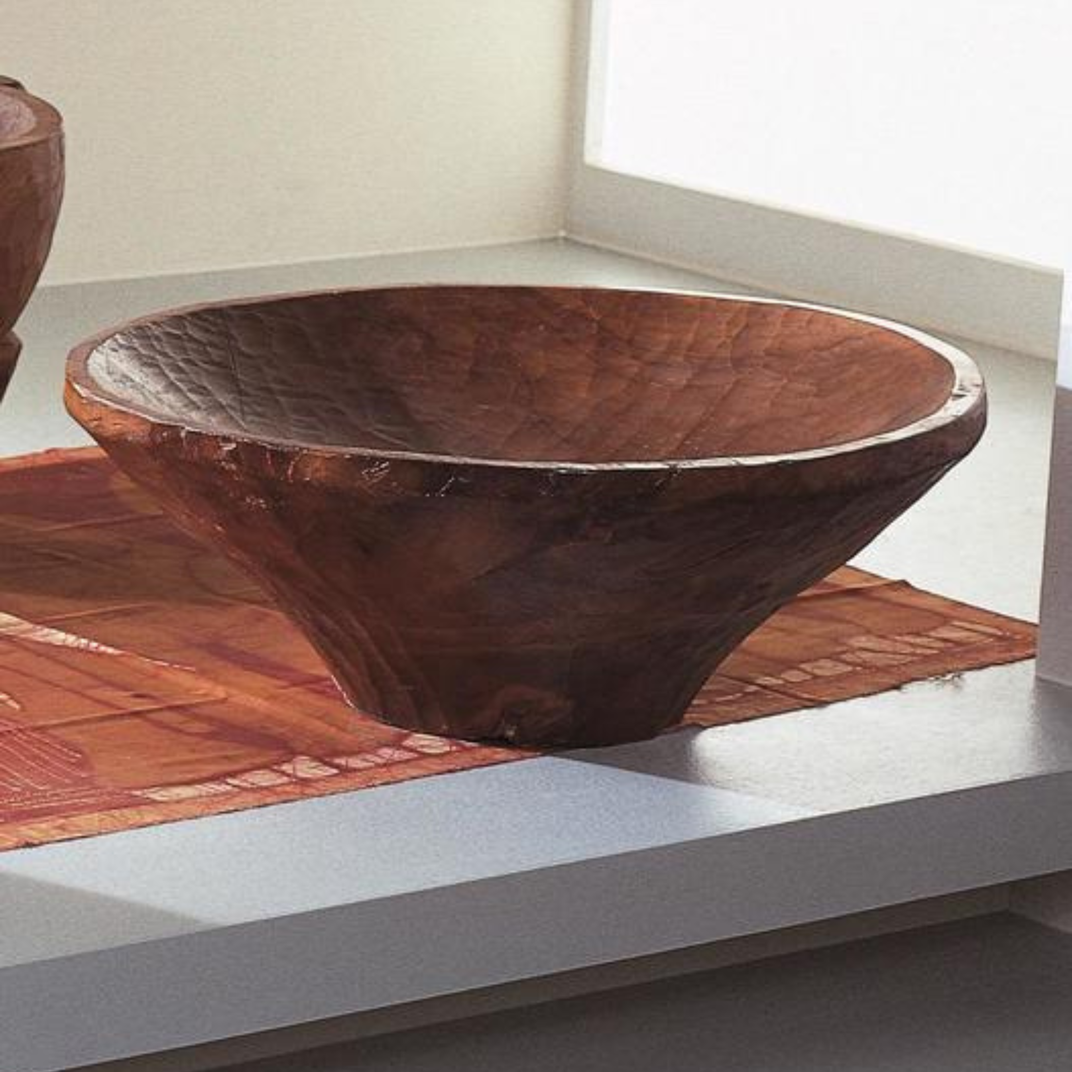 Round wooden bowl "Ciotola1" hand carved 75x75 cm 29h