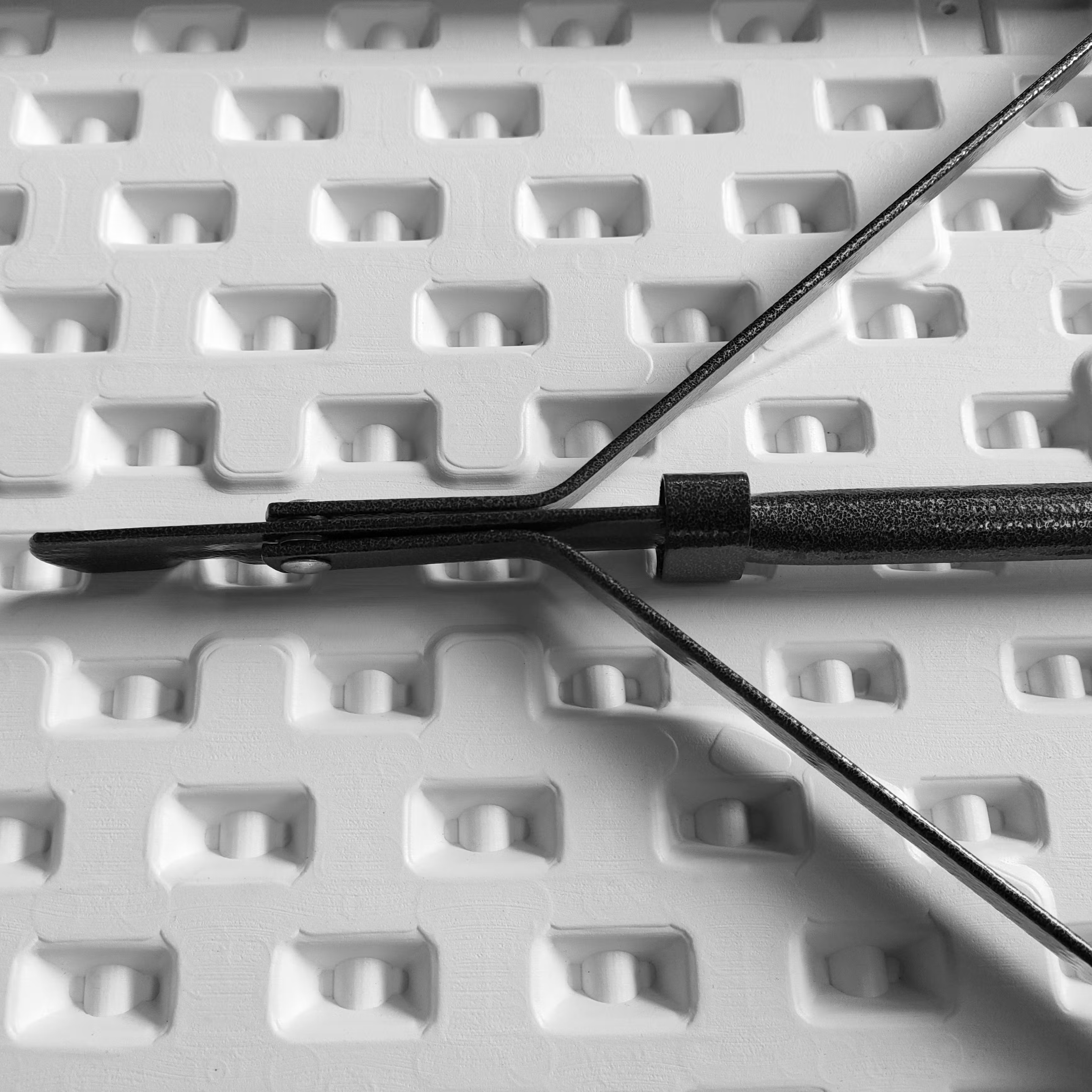 Tavolo richiudibile in plastica "Flip" da 8 posti con struttura in acciaio