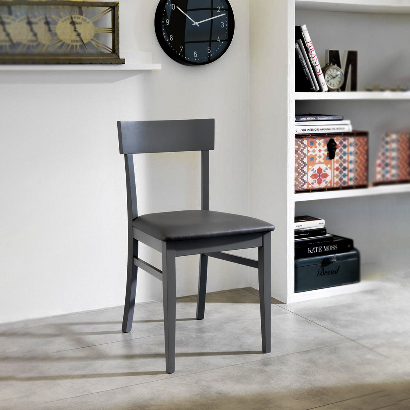 Set of "Siena" living room chairs in lacquered wood, modern upholstered, 44x45 cm, 82 cm high.