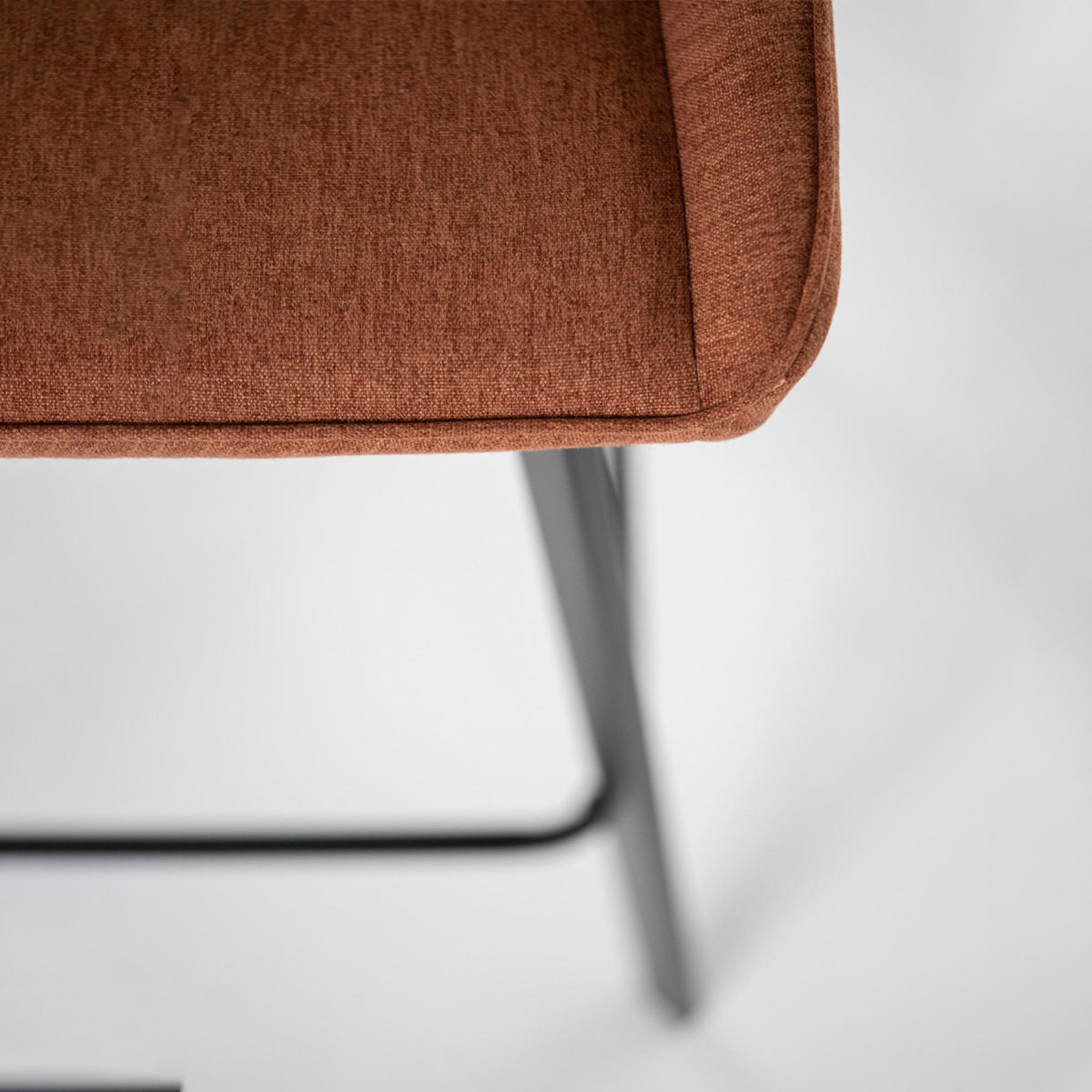 Set of "Fox" high stools in padded fabric with footrest cm 44x50 94h