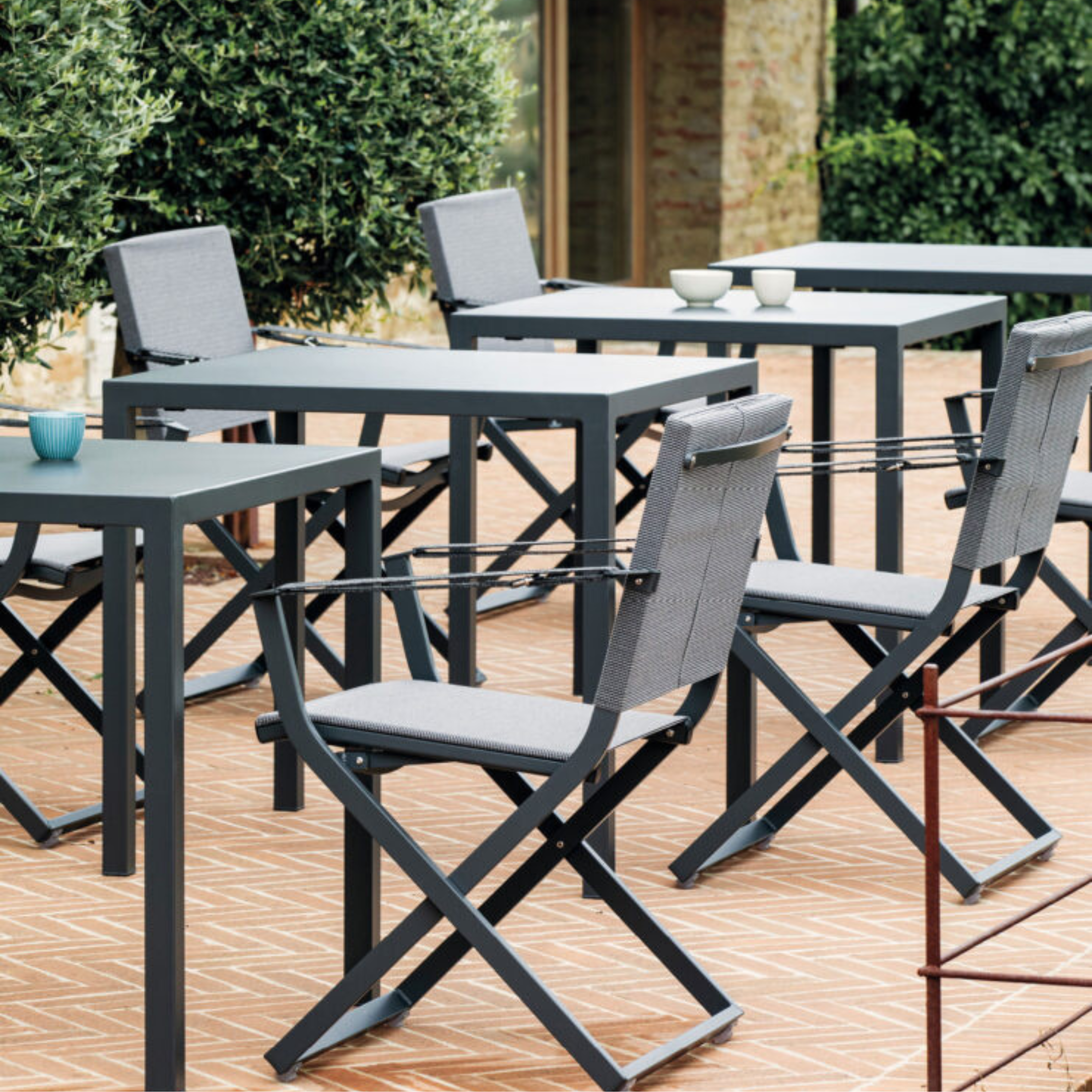 Set of "Fellini" folding garden chairs with fabric backrest and seat