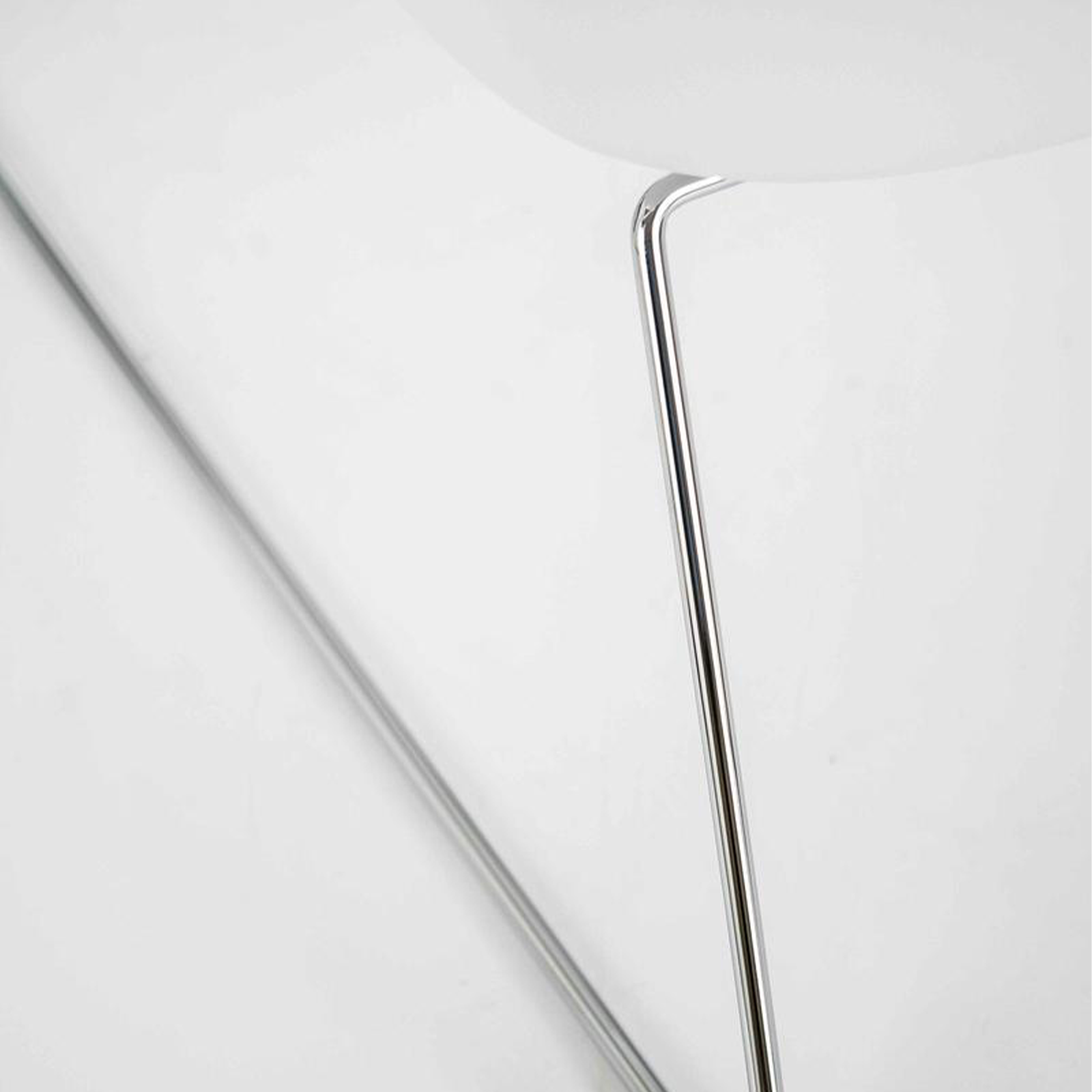 "Audrey" modern upholstered armchair in fabric with metal legs, 74x85 cm, 86 cm high.