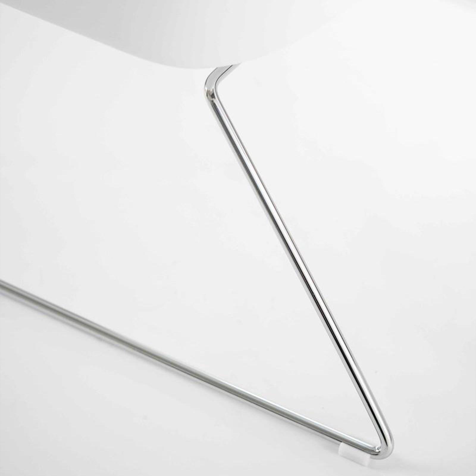 "Audrey" modern upholstered armchair in fabric with metal legs, 74x85 cm, 86 cm high.