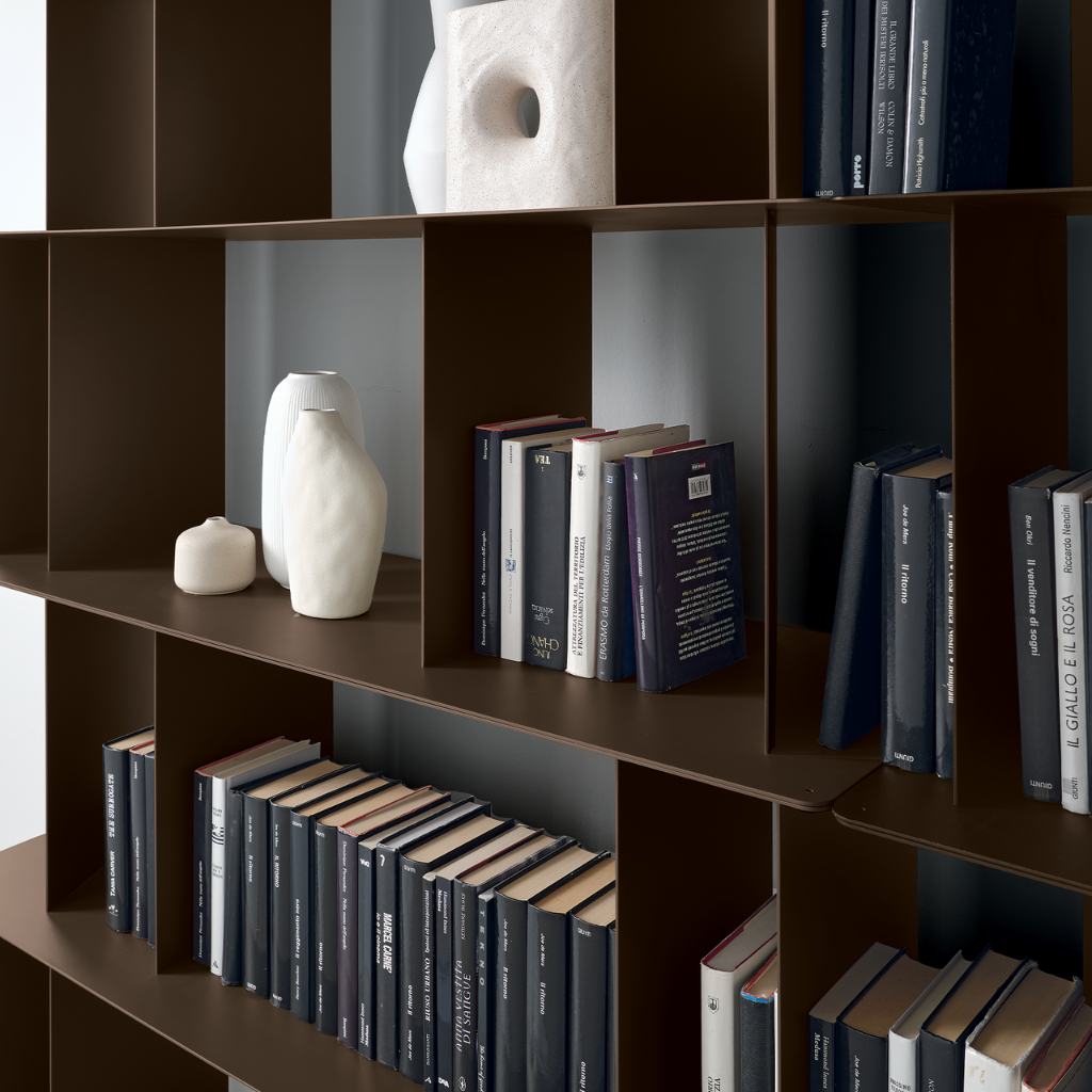 Versatile and modular three-shelf "Bert" metal bookcase, 130x40 cm, 85 cm high.