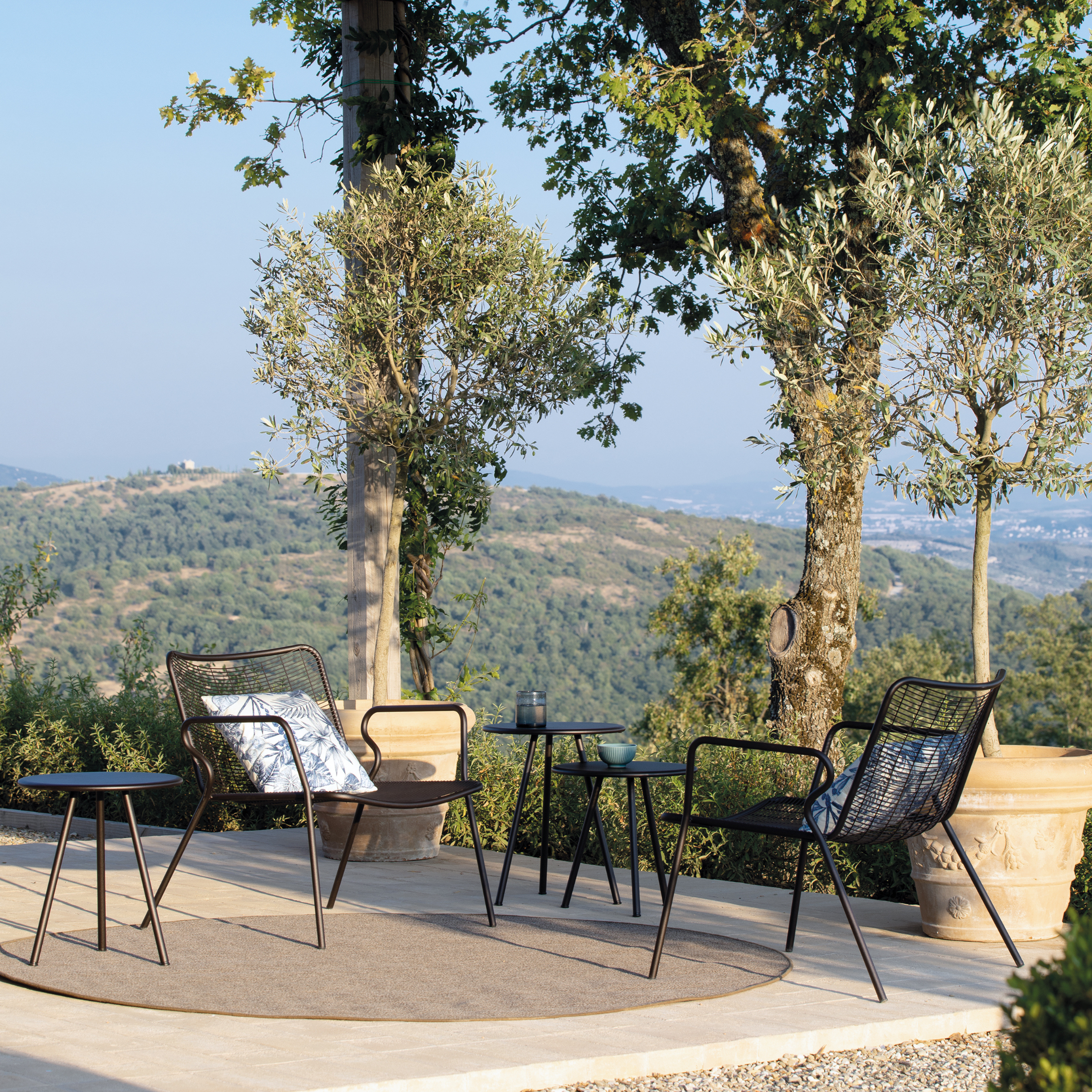 Low armchair in painted metal "Roma" garden lounge chair 72x74 cm 78h