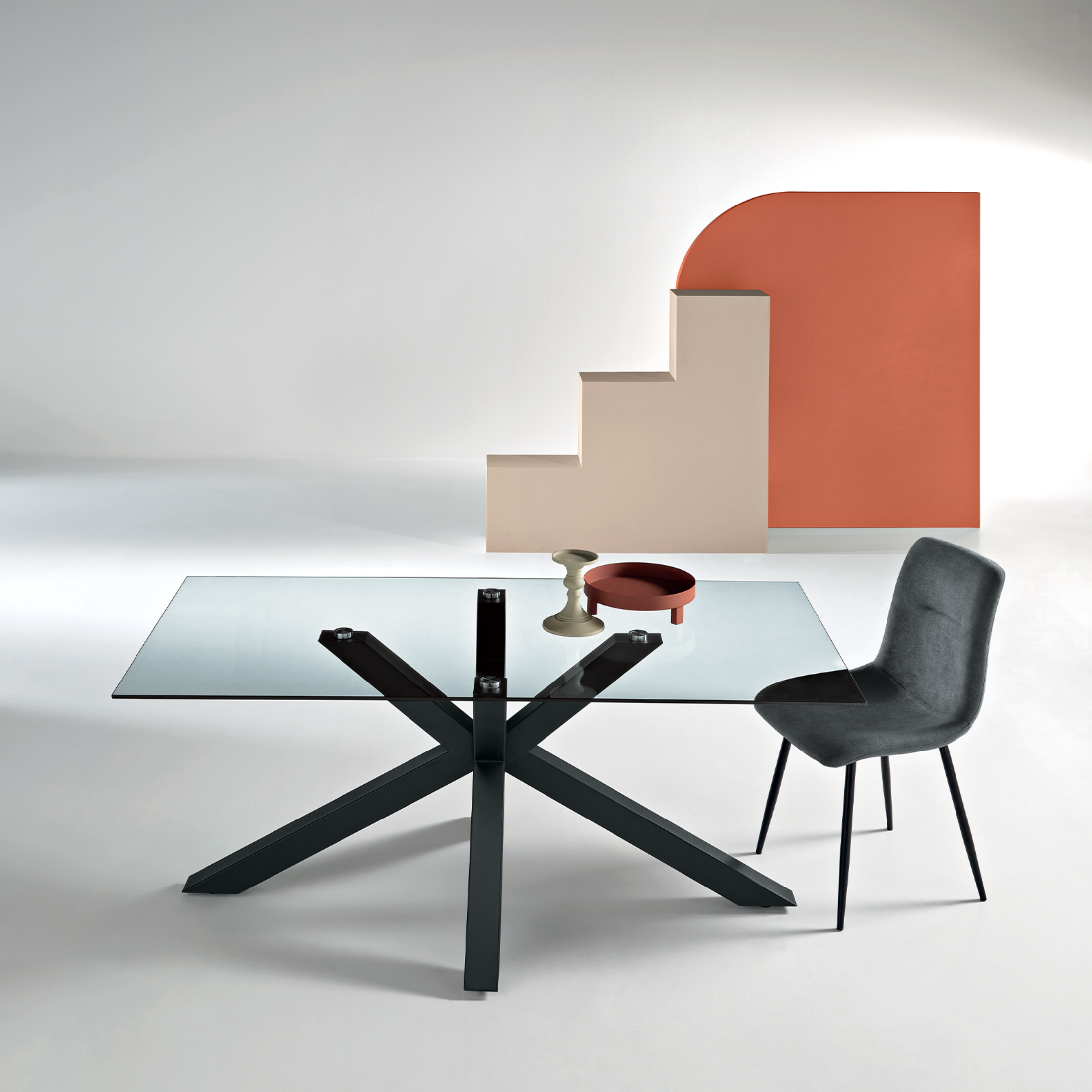 Fixed "Daky" table with glass top and metal base