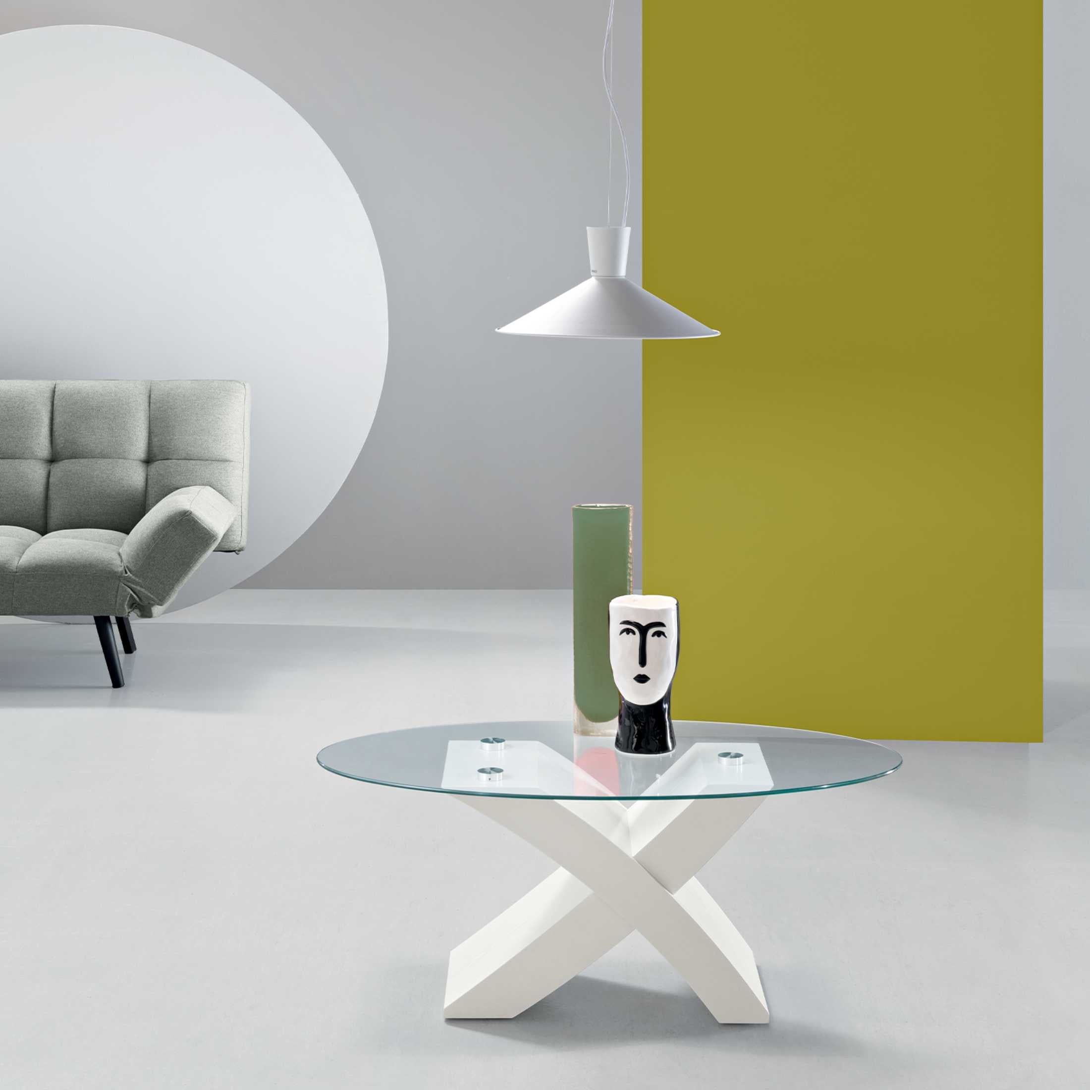 "Jeda" oval glass coffee table with wooden base, 110x59 cm, 45 cm high.