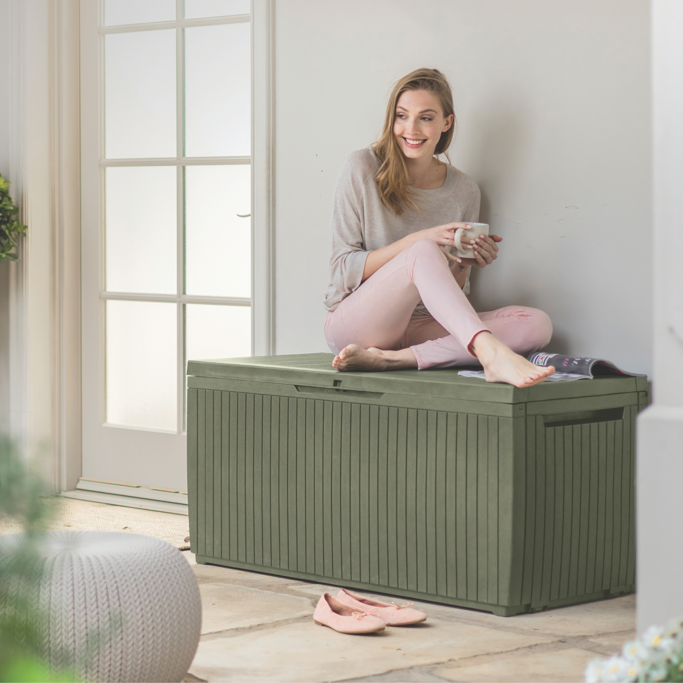 "Coral" multipurpose resin chest with wheels, 123x53.5 cm, 57h