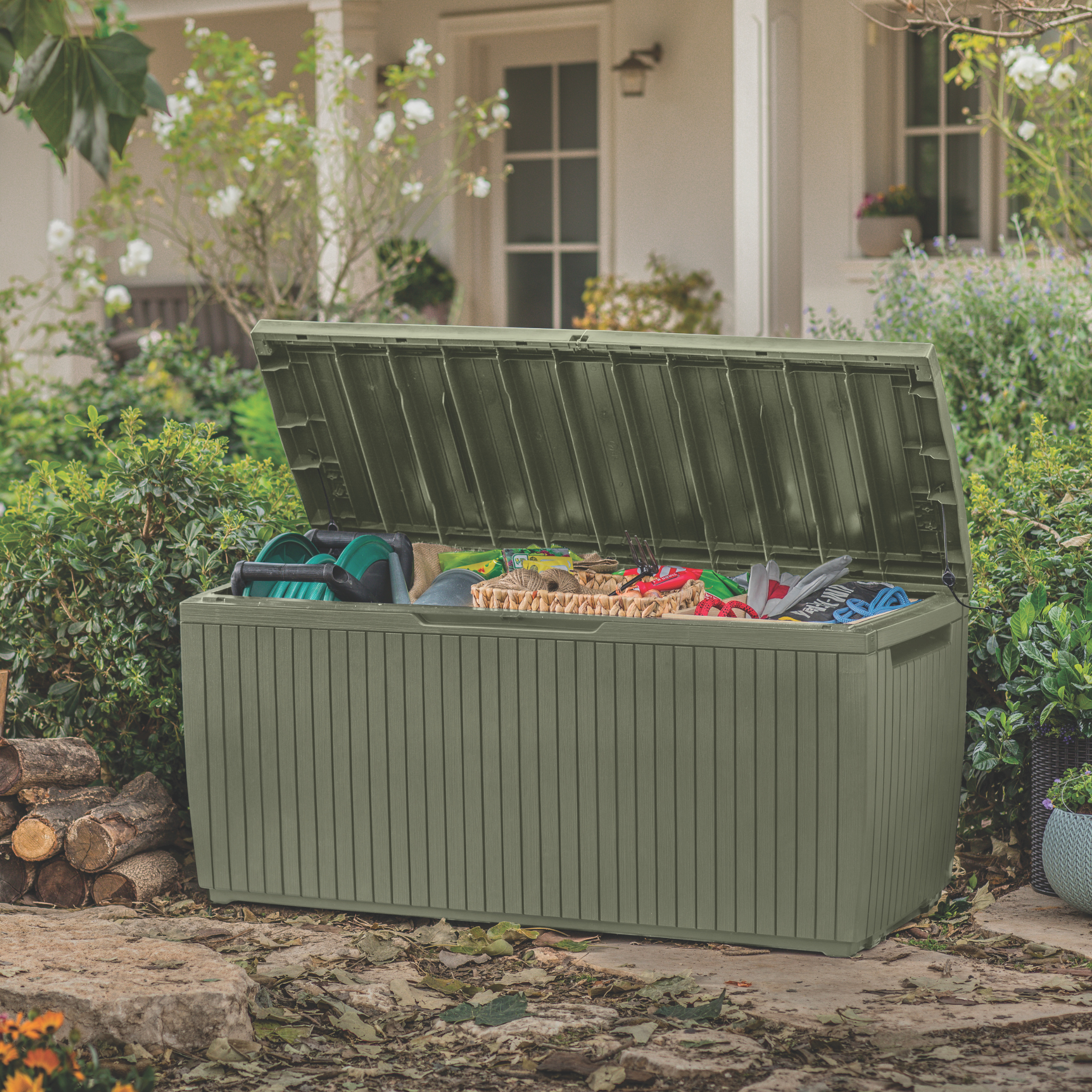 "Coral" multipurpose resin chest with wheels, 123x53.5 cm, 57h