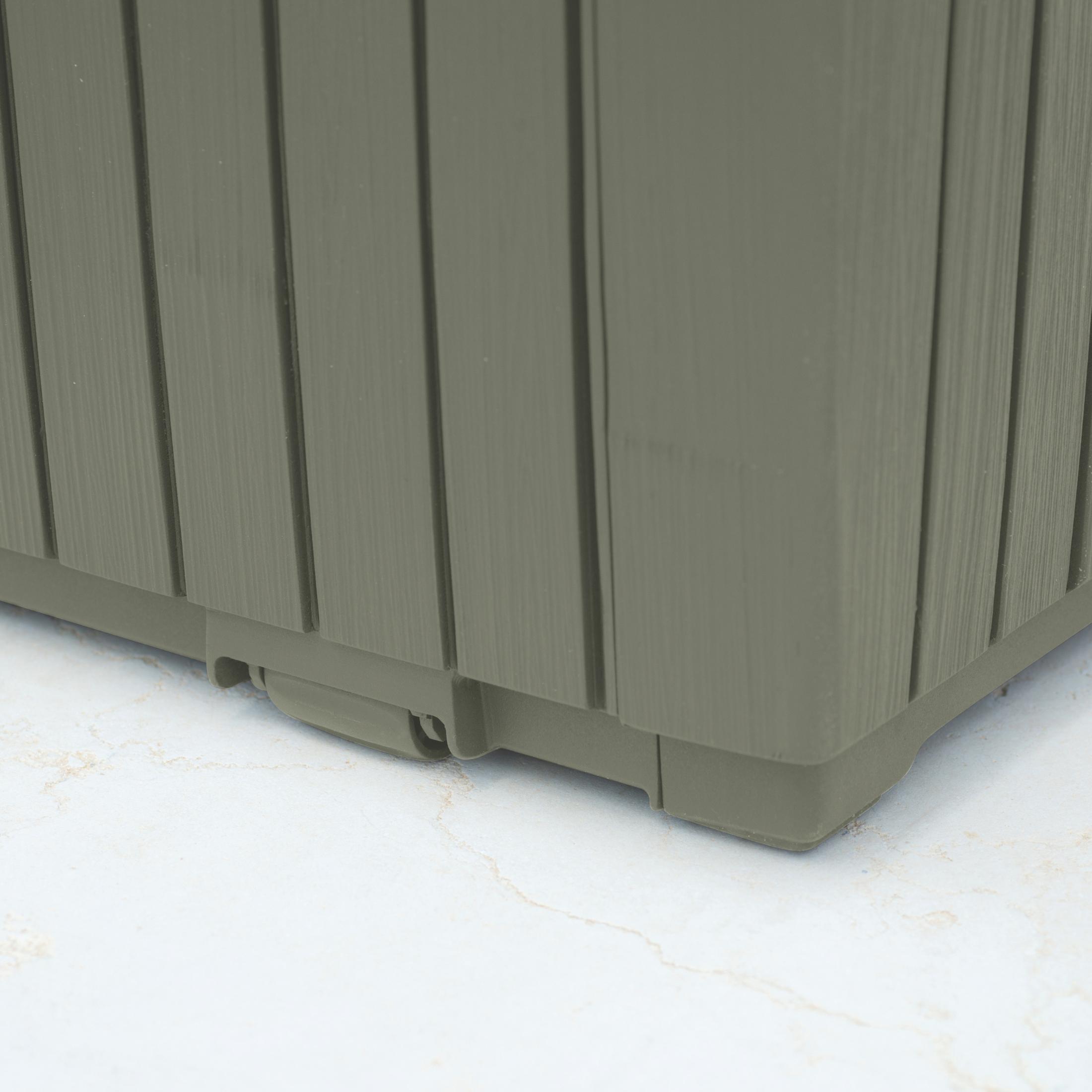 "Coral" multipurpose resin chest with wheels, 123x53.5 cm, 57h