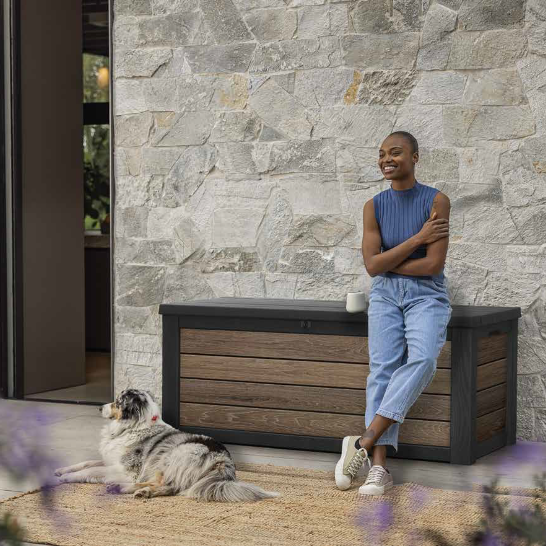 "Betù" garden trunk, brown ash, resistant, 151.7 x 72.5 cm, 70 cm high.