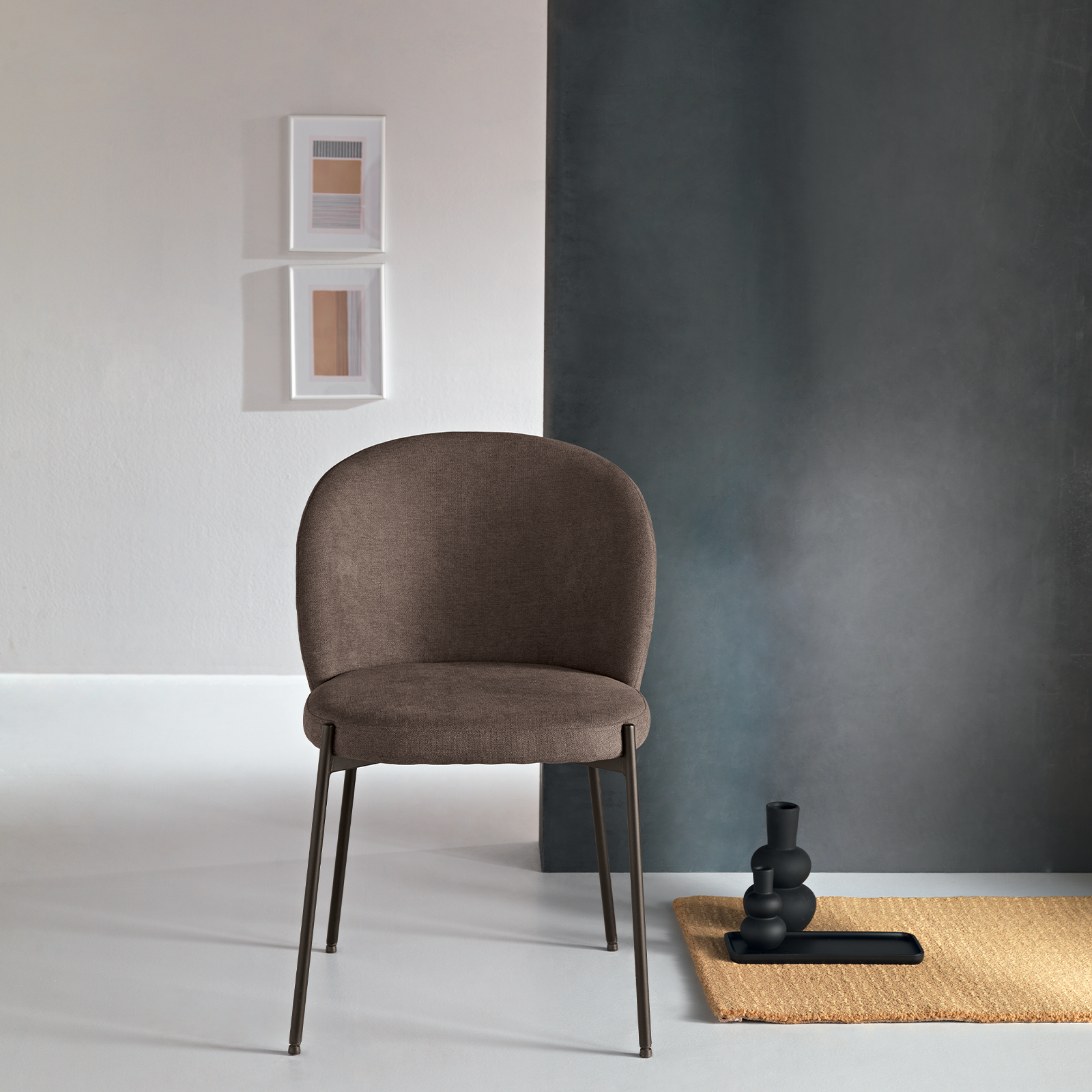 Set of modern "Lizzy" dining chairs in padded fabric, 80x45 cm, 55 cm high.