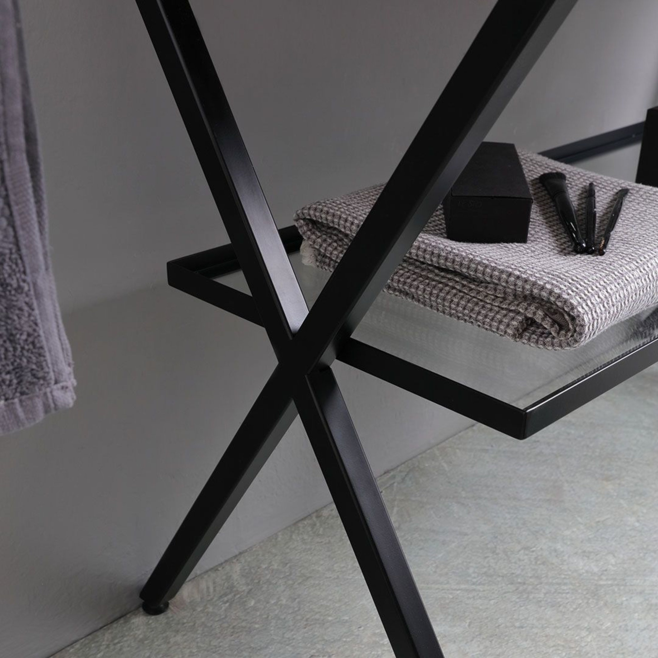 "Petra" modern floor-standing bathroom cabinet with mirror, sink and 100 cm glass shelf