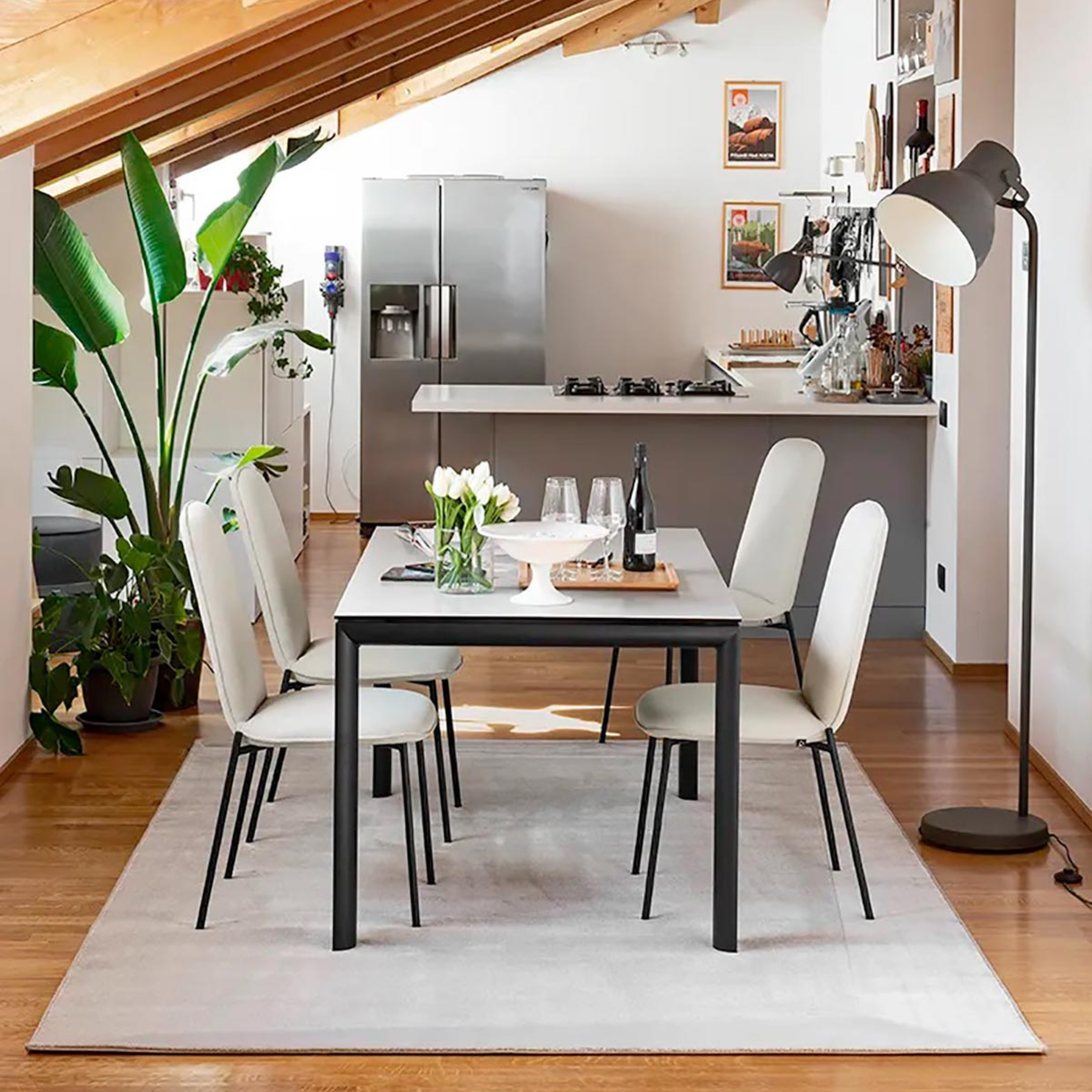 Set of modern living room chairs "Riley" in padded fabric cm 48x60 95h