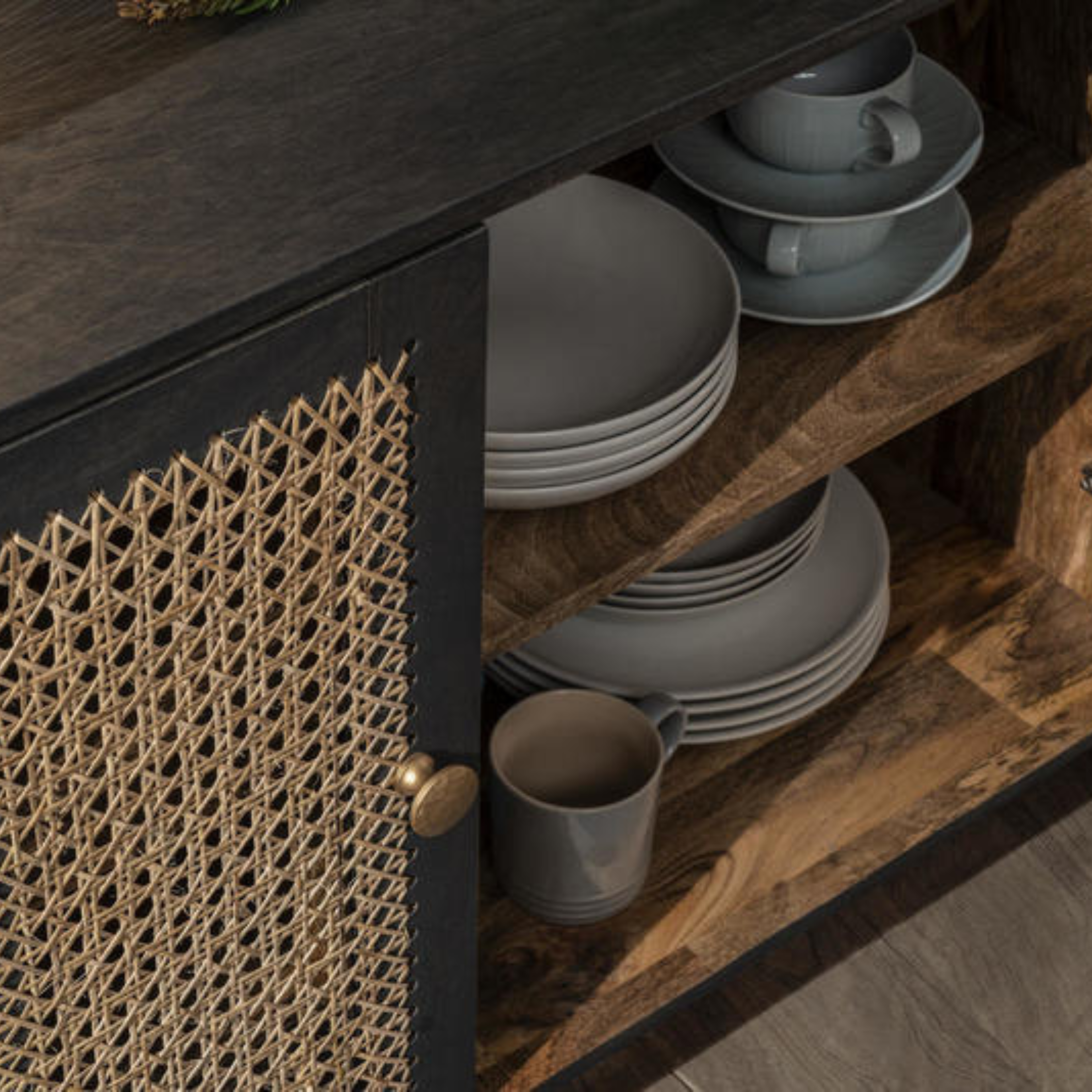 "Ryan" design sideboard in mango wood and rattan with 3 doors, 160x38 cm, 75 cm high.