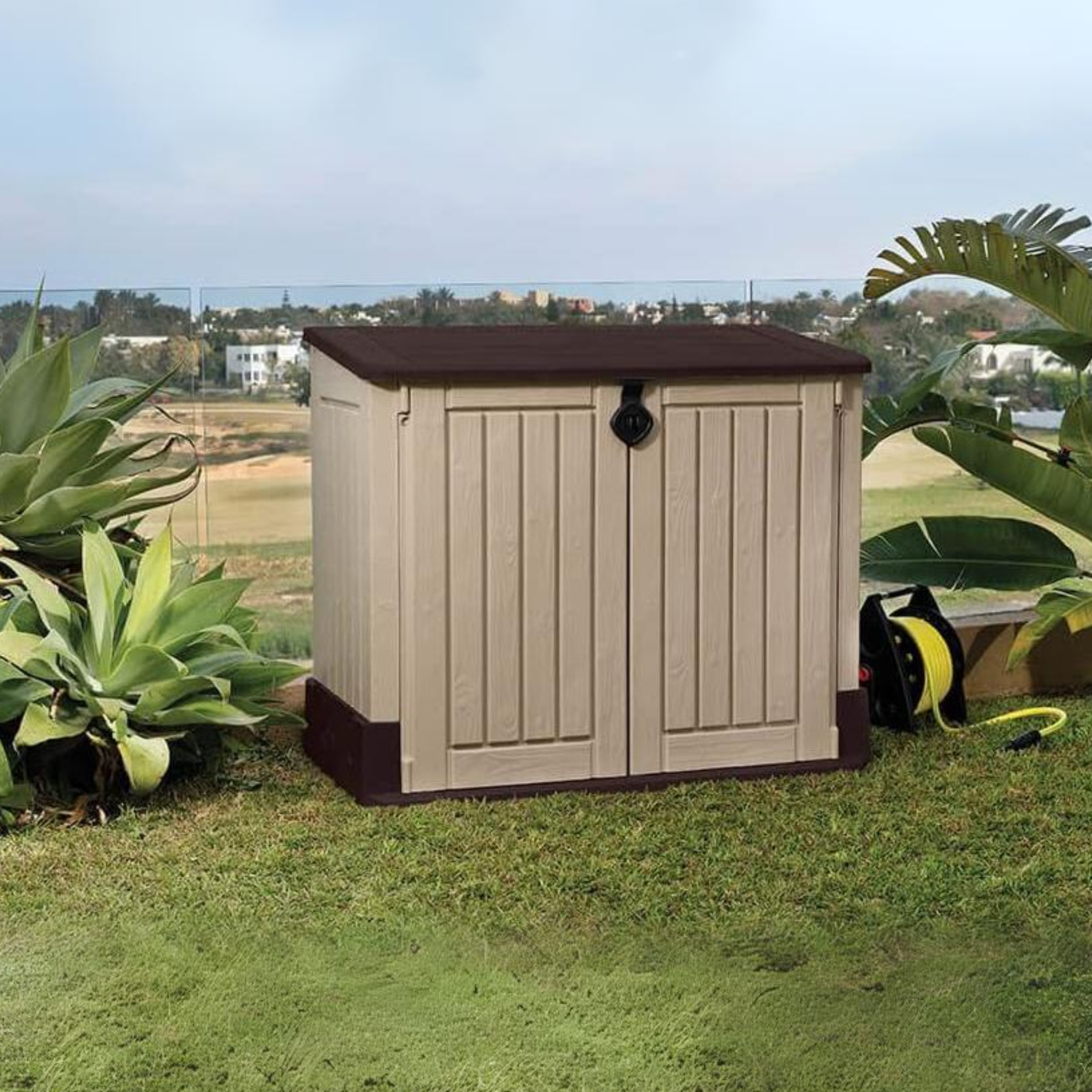 "Midi" beige outdoor resin trunk with wood effect, 132x71.5 cm, 113.5 cm high