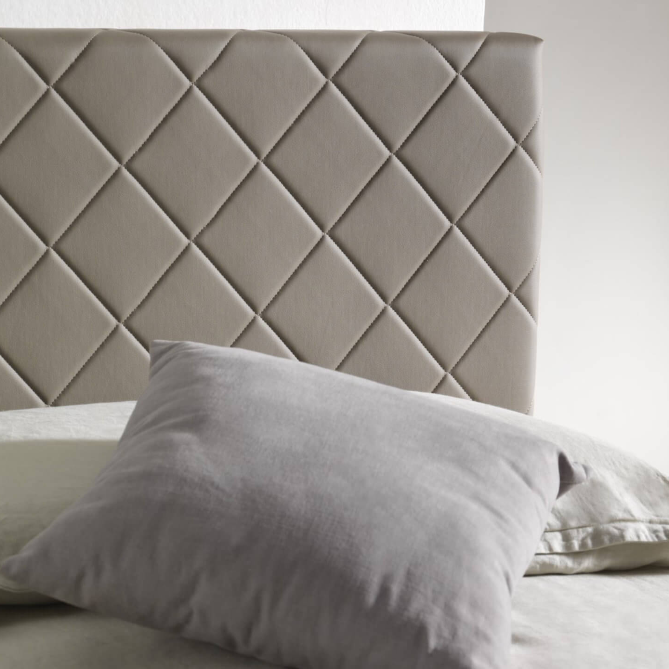 "Rio" storage bed in vegan leather