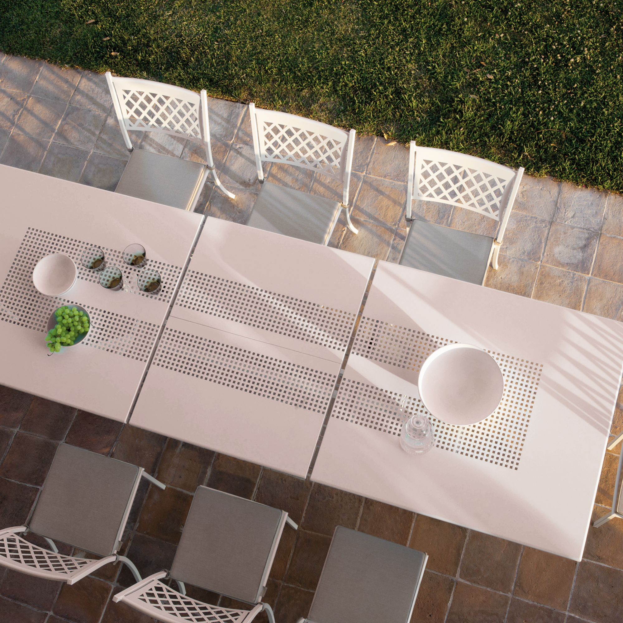 "Cus" square seat cushion with removable fabric cover