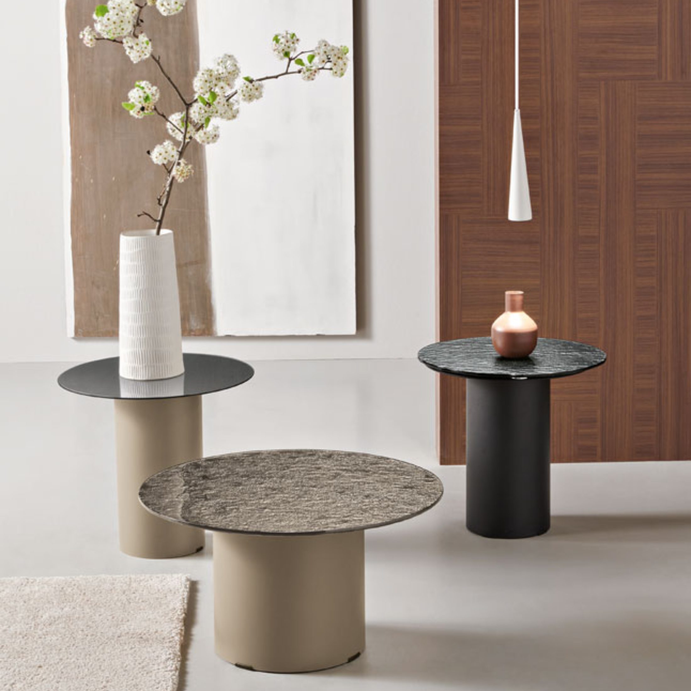 Round "Dixy" coffee table with metal base and glass top