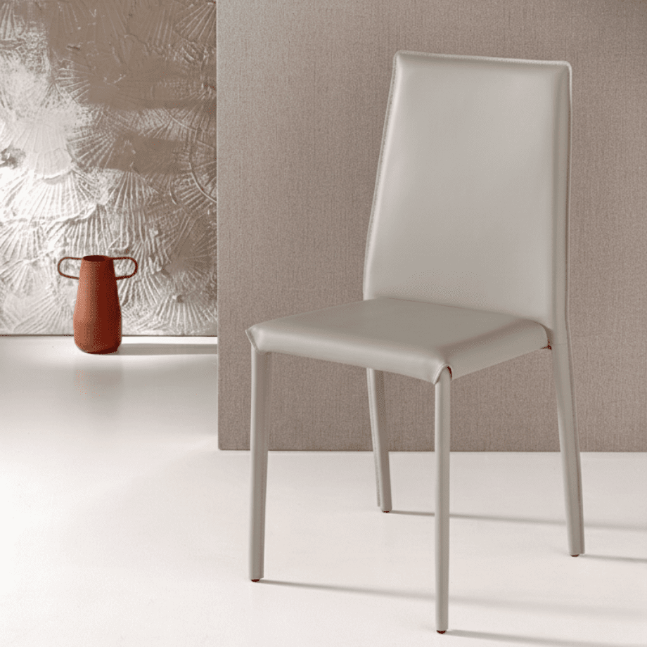 Set di sedie imbottite "Lina" in interamente rivestita in similcuoio cm 50x43 88h - MondoViro