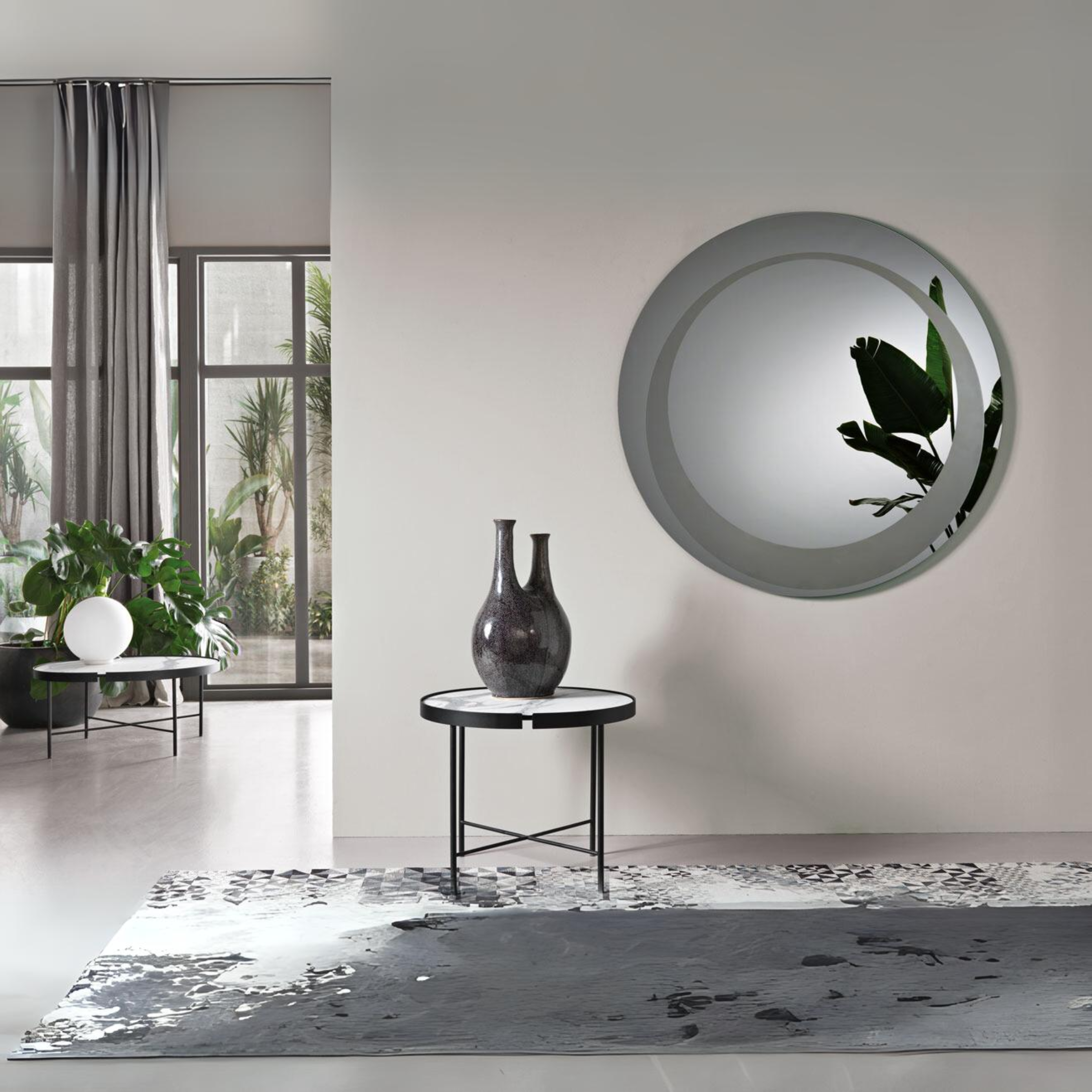 Round "Malaga" wall mirror with elegant sandblasted decoration