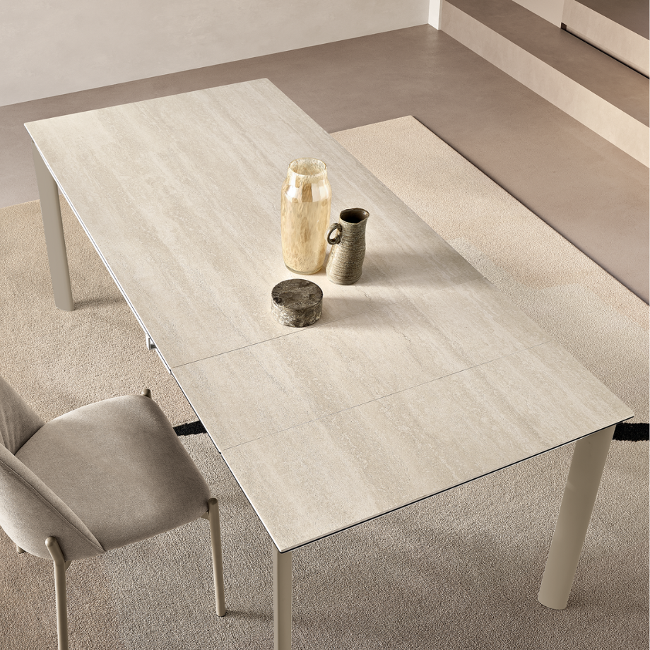 Extendable "Strato" table with marble-effect porcelain stoneware top